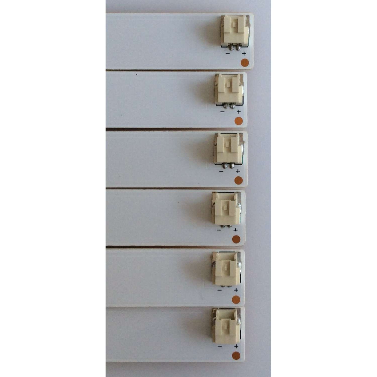 KIT DE LED´S PARA TV ( 6 PIEZAS ) / VIZIO / IC-A-VZAA39D265A1 / IC-A-VZAA39D265B1 / 0981010221 / T76M8LP40SA / PANEL V390HJ1-P02 / MODELO E390I-B0 - Imagen 5