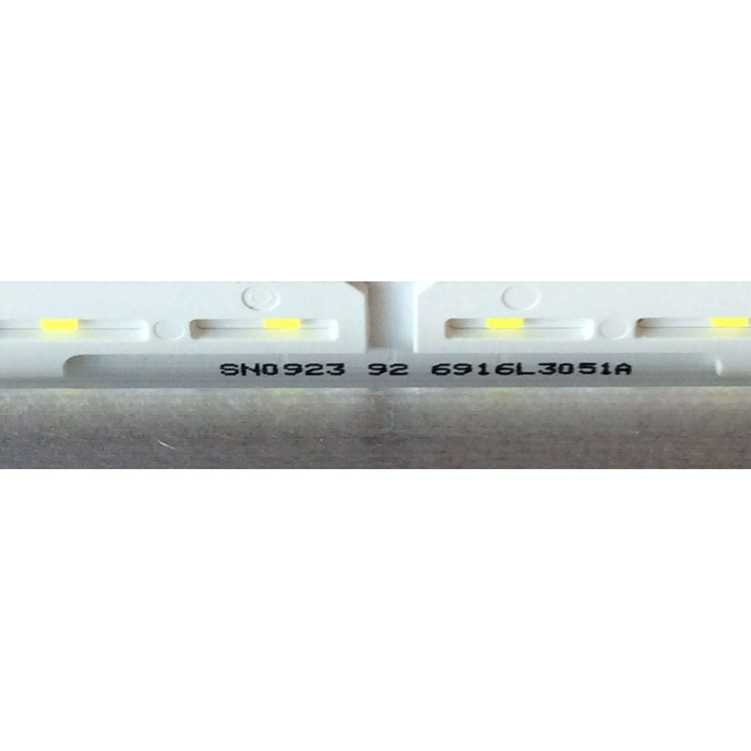 LED PARA TV LG (1 PIEZA)  / 6922L-0220A / 65" V17 ART3 3052 REV0.3 2 TYPE / PANEL LC650EGE(FK)(M3) / LC650EGE(FL)(M2) / MODELOS 65UJ6540 / 65UK6500AUA ((1.43M X 10CM)) - Imagen 3