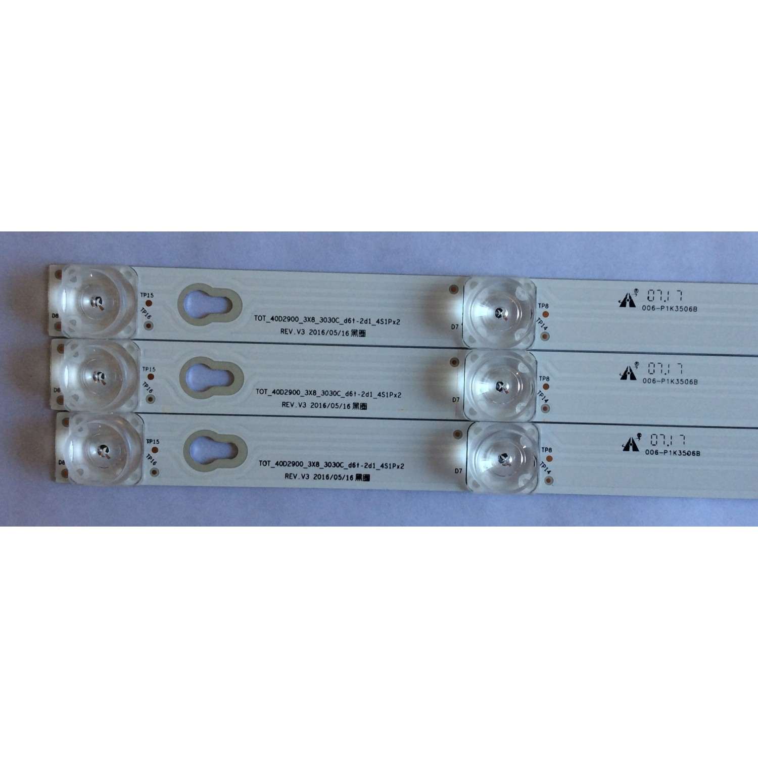 KID DE LED'S PARA TV ( 3 PIEZAS ) / TCL / 006-P1K3506B  / T0T_40D2900_3X8_3030C_D6T-2D1_4S1PX2  / LB4008 / PANEL T8-40D2900-LPN2, LVF400SS0T / MODELO 40S305TFAA  - Imagen 3