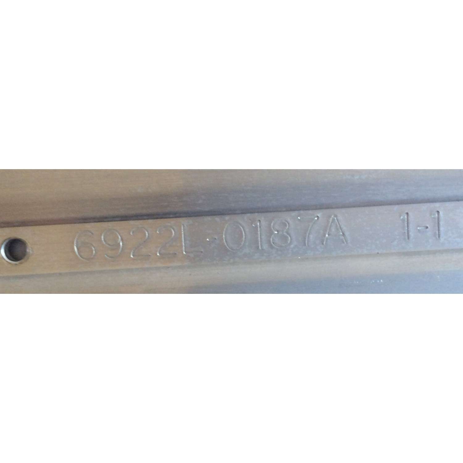 LED PARA TV (1 PIEZA) / LG / 6922L-0187A / 6916L2484A / 60" V16 ART3 2484 REV07 / MODELO 60VH7700 / ((1.32M X 12CM)) - Imagen 2