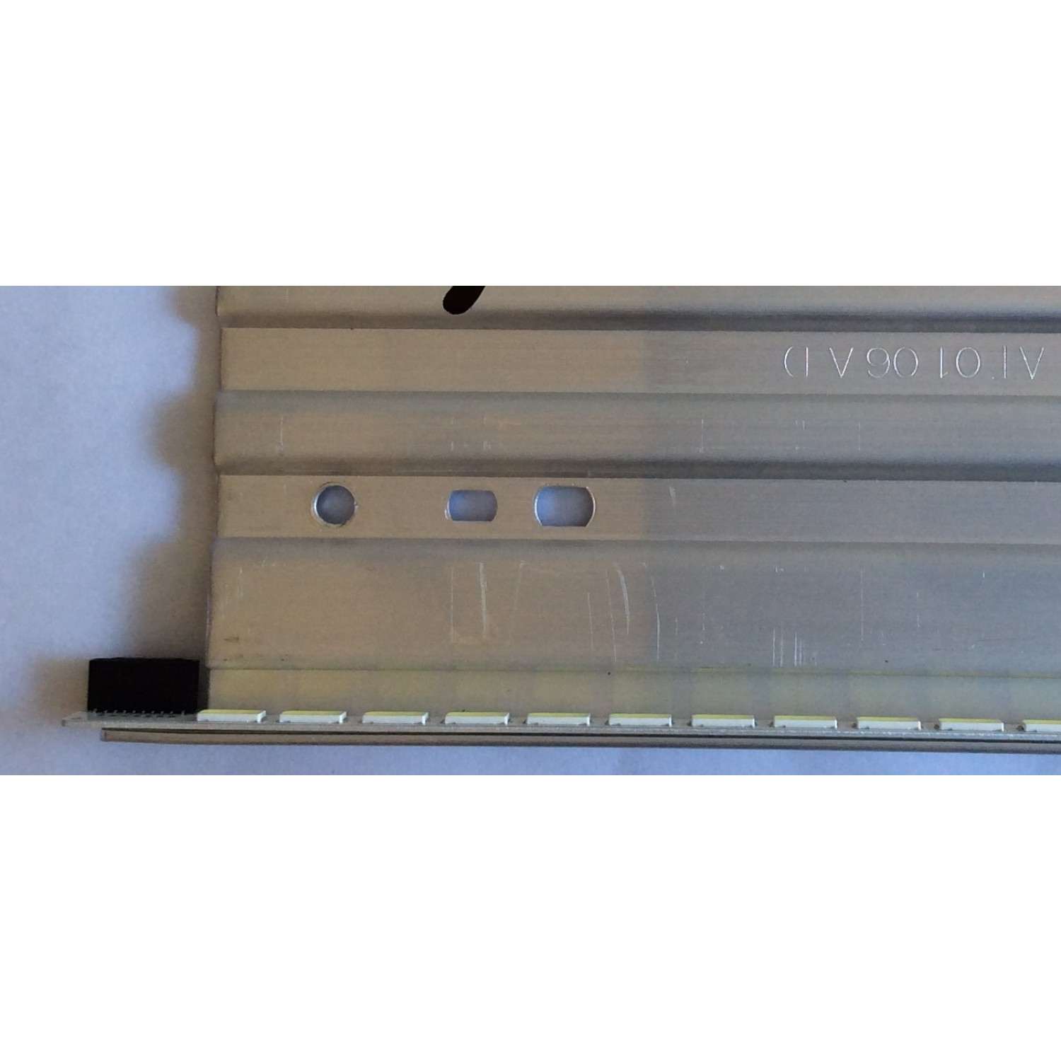LED PARA TV (1 PIEZA) / LG / 6922L-0016A / 6916L1113A / 6920L-0001C / PANEL'S LC420EUE(SE)(M4) / LC420EUA(AE)(M1) /  MODELO 42LT670H-UA / 55CM X 17 CM - Imagen 2