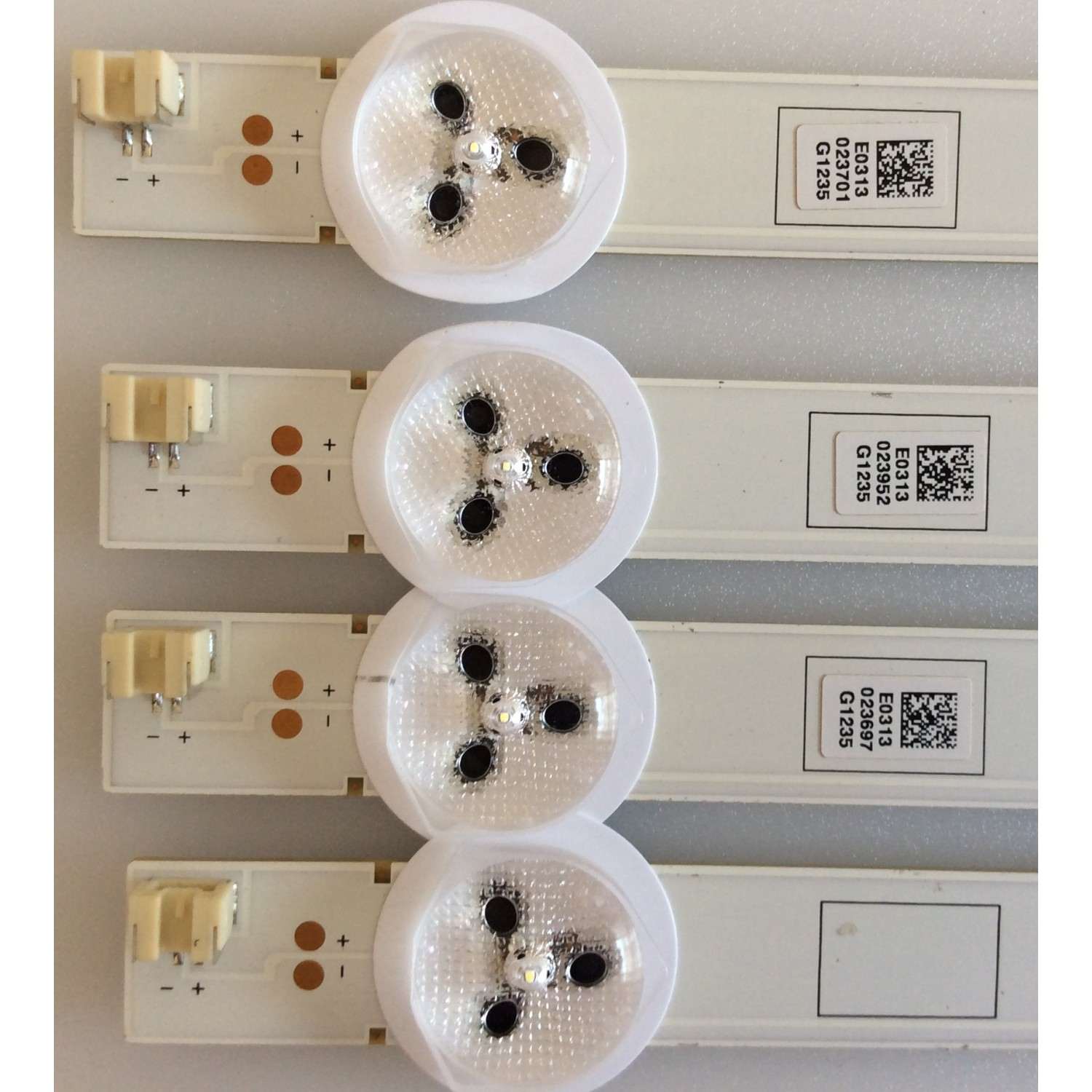 KIT DE LED'S PARA TV ( 4 PIEZAS ) / SONY / SVG320AE1 / SVG320AE1_REV3_121114 / SVG320AE1_REV4_130107 / PANEL LSY320AN02-001 / MODELO KDL-32R400A - Imagen 2