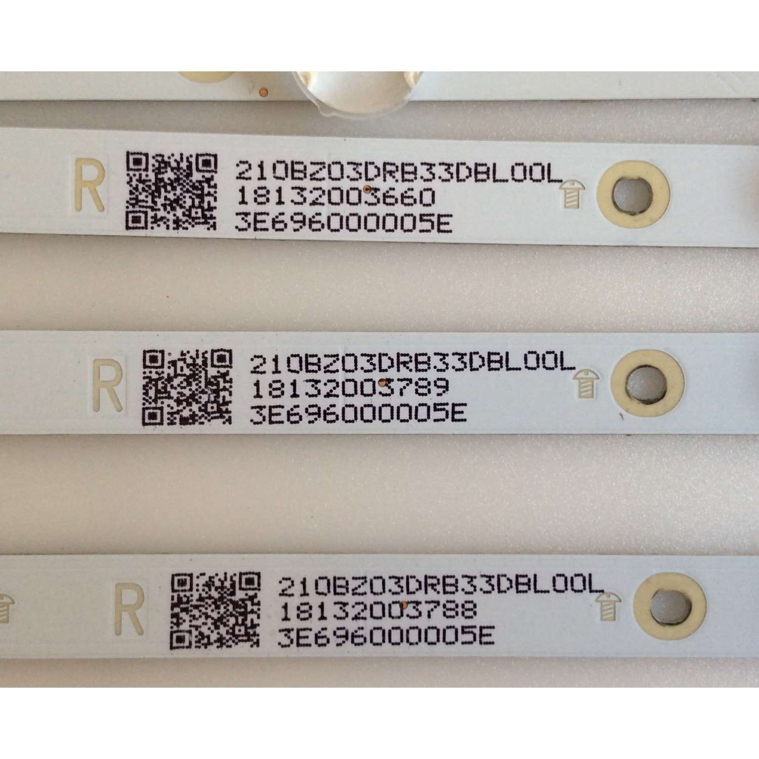 KIT DE LED'S PARA TV ( 7 PIEZAS ) / SHARP / LB50091 V1_00 / LB50091 V0_00 / 17253A 81010 / 210BZ05DLB33DBL00L / 4E697000005E / 210BZ03DRB33DBL00L / 4E697000007E / E465853 / PANEL TPT500J1-HVN07.U REV:S500AH / MODELO LC-50LB601U - Imagen 3