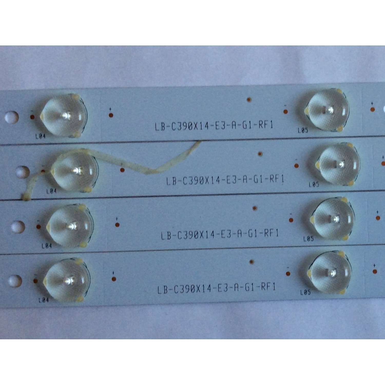 KIT DE LED'S PARA TV ( 4 PIEZAS ) / HITACHI / LB-C390X14-E3-A-G1-RF1 / RF-AC390E32-0801S-11 A4 / PANEL C390X15-E4-A / MODELO LE39A309  - Imagen 2