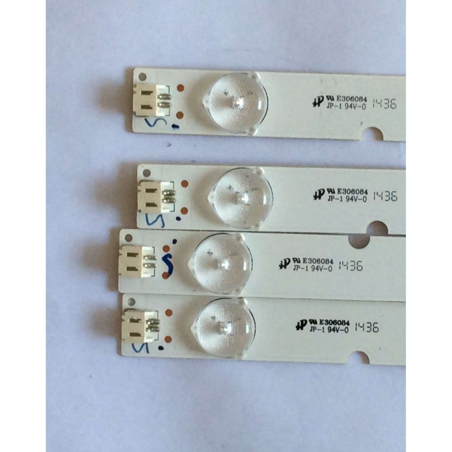 KIT DE LED'S PARA TV SHARP (4 PIEZAS) / NUMERO DE PARTE IC-F-VZAA39D266 / 0981010221 / IC-F-VZAA39D266C / 0981010221A4 / IC-F-VZAA39D266B / 0981010221A3 / IC-F-VZAA39D266B / 0981010221A3 / IC-F-VZAA39D266A / 0981010221A2 / MODELO LC-39LE551U     - Imagen 2