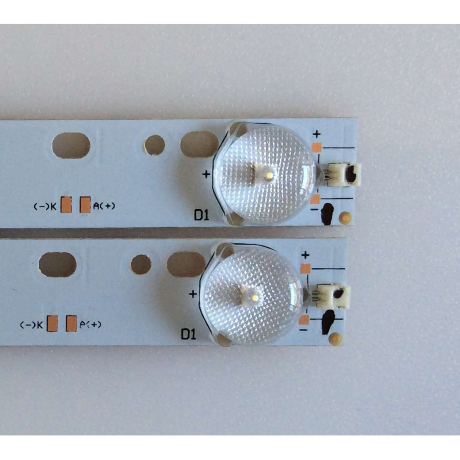 KIT DE LED'S PARA TV (2 PIEZAS) / SCEPTRE / KB-FR-4 / LE-600 / CA22PGHBYZF6A / PANEL CN32HB521 / MODELO E32 - Imagen 2