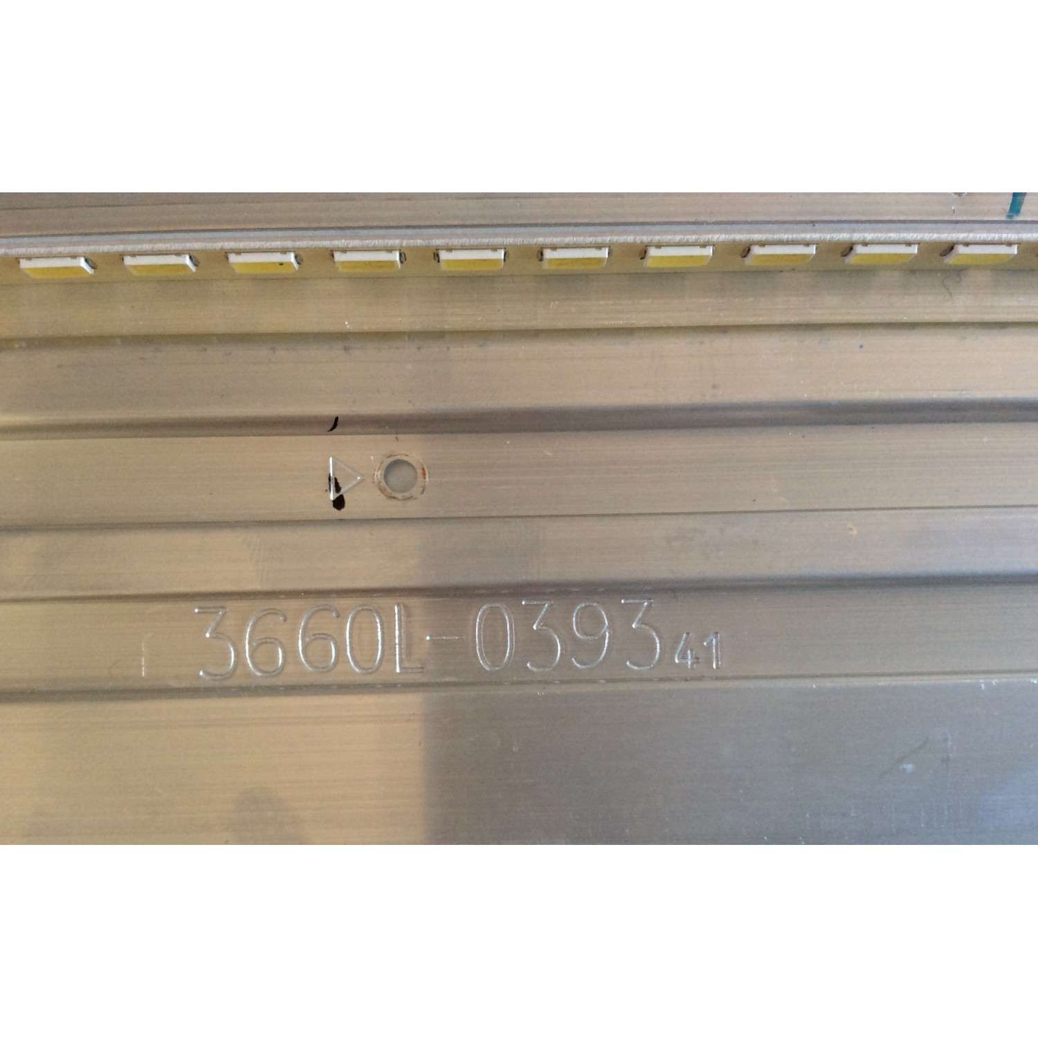 KIT DE LED'S PARA TV JVC ((2 PIEZAS)) / NUMERO DE PARTE 3660L-0393 / 47" V6 EDGE FHD REV1.0 / PANEL LC470EUH (RD)(M1) / MODELO JLE47BC3001 / M470SV LAQKJYAM - Imagen 4