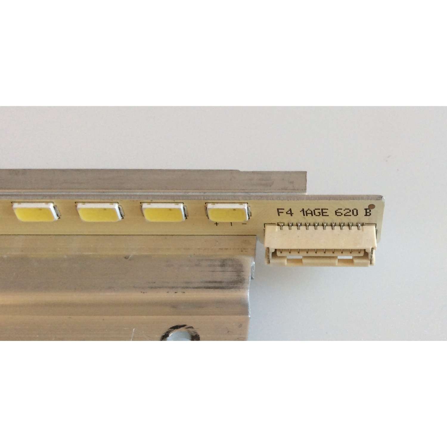 KIT DE LED'S PARA TV JVC ((2 PIEZAS)) / NUMERO DE PARTE 3660L-0393 / 47" V6 EDGE FHD REV1.0 / PANEL LC470EUH (RD)(M1) / MODELO JLE47BC3001 / M470SV LAQKJYAM - Imagen 3