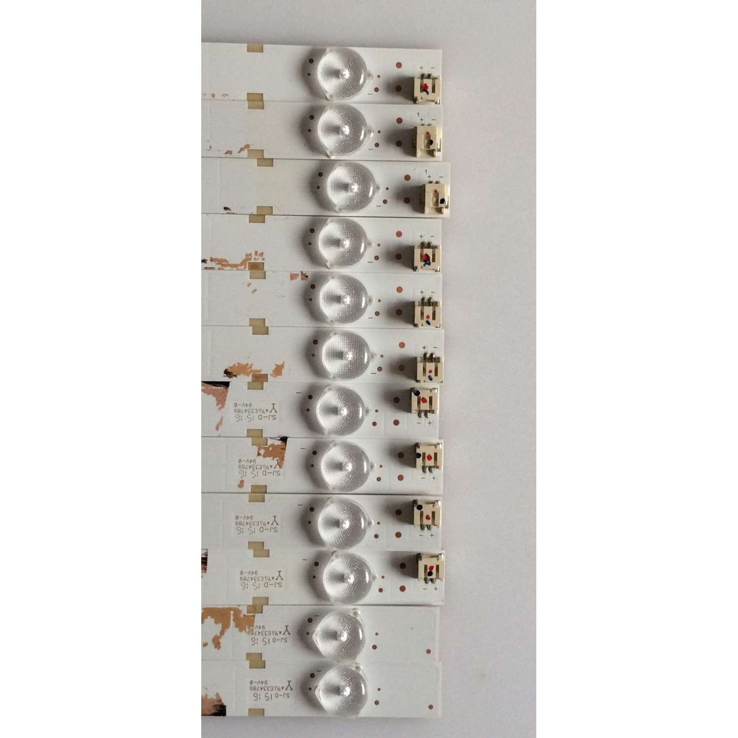 KIT DE LEDS PARA TV SHARP ORIGINAL 12 PIEZAS / NUMERO DE PARTE IC-A-VZAA55D584A / IC-A-VZAA55D584C / IC-A-VZAA55D584E / IC-A-VZAA55D584D / IC-A-VZAA55D584B / PANEL LSC550FN04-C01 / MODELO LC-55UB30U - Imagen 4
