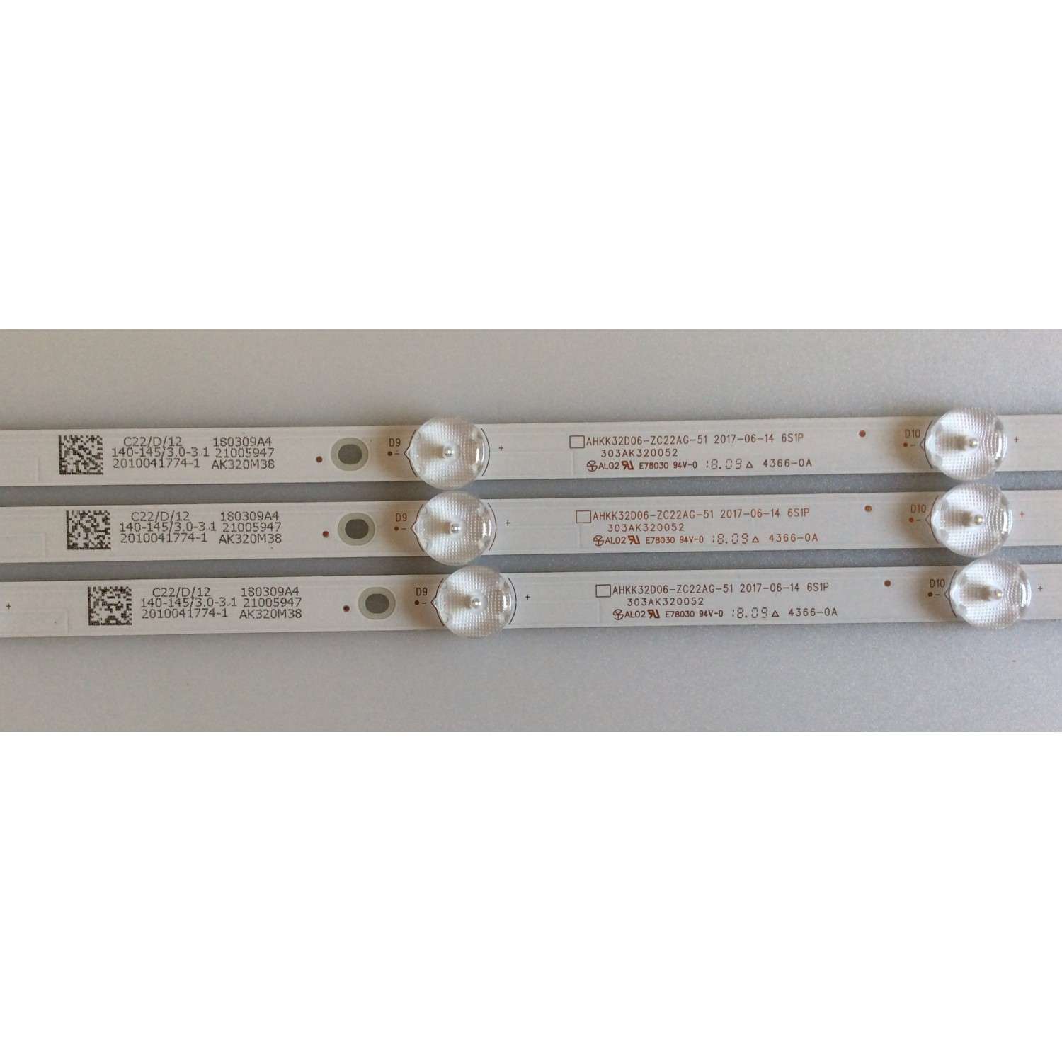 KIT DE LED'S PARA TV SEIKI ((3 PIEZAS)) / NUMERO DE PARTE 303AK320052 / AHKK32D06-ZC22AG-51 / 180309A4 / AK320M38 / MODELO 32HK700N - Imagen 2