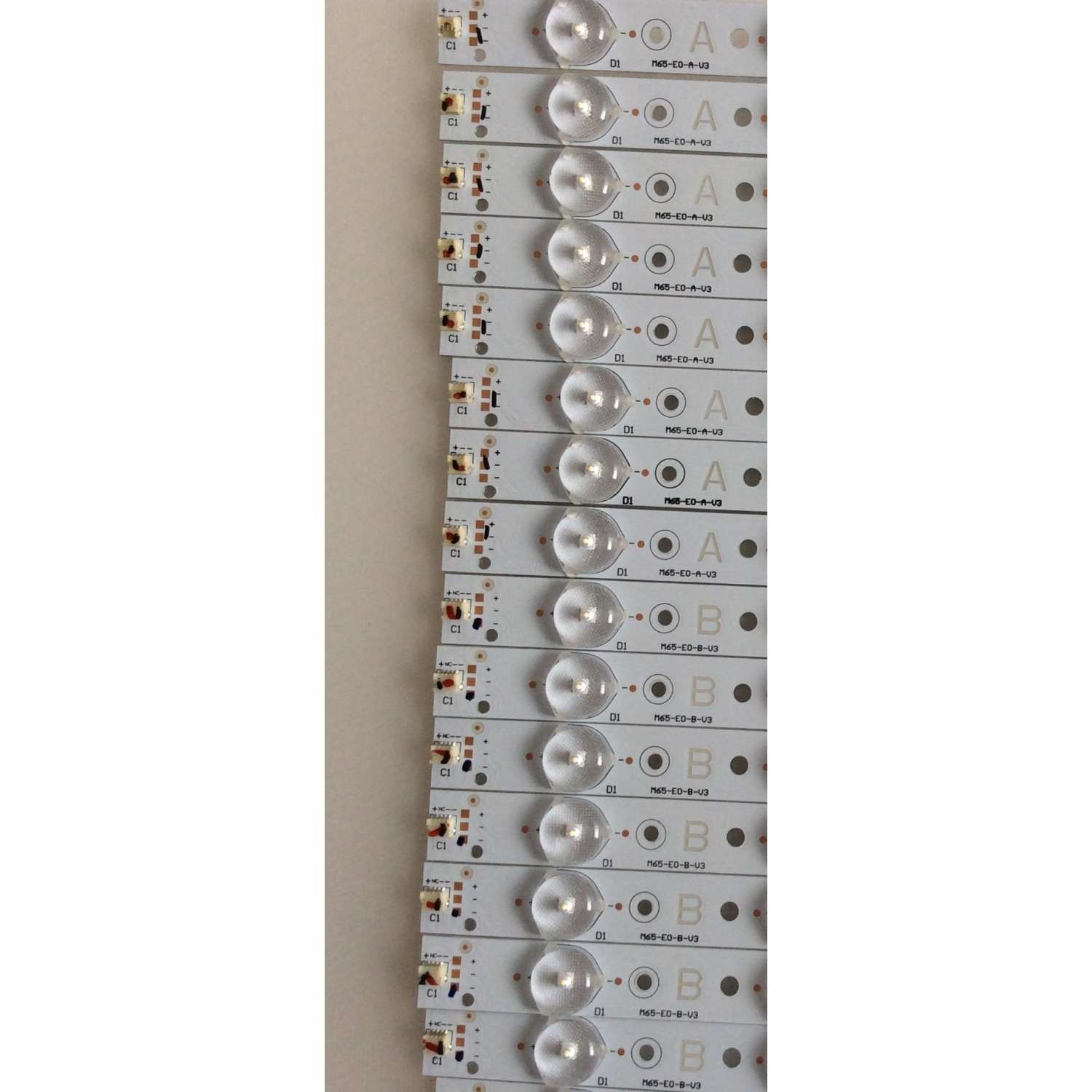 KIT DE LED'S PARA TV VIZIO (16 PIEZAS) / NUMERO DE PARTE M65-E0-A-V3 / M65-E0-B-V3 / M65-E0-A-V4 / M65-E0-B-V4 / ECH-B23-3-S6 /  0981010B87 / E465853 / PANEL LSC650FN04-G01 / MODELO M65-E0 - Imagen 2