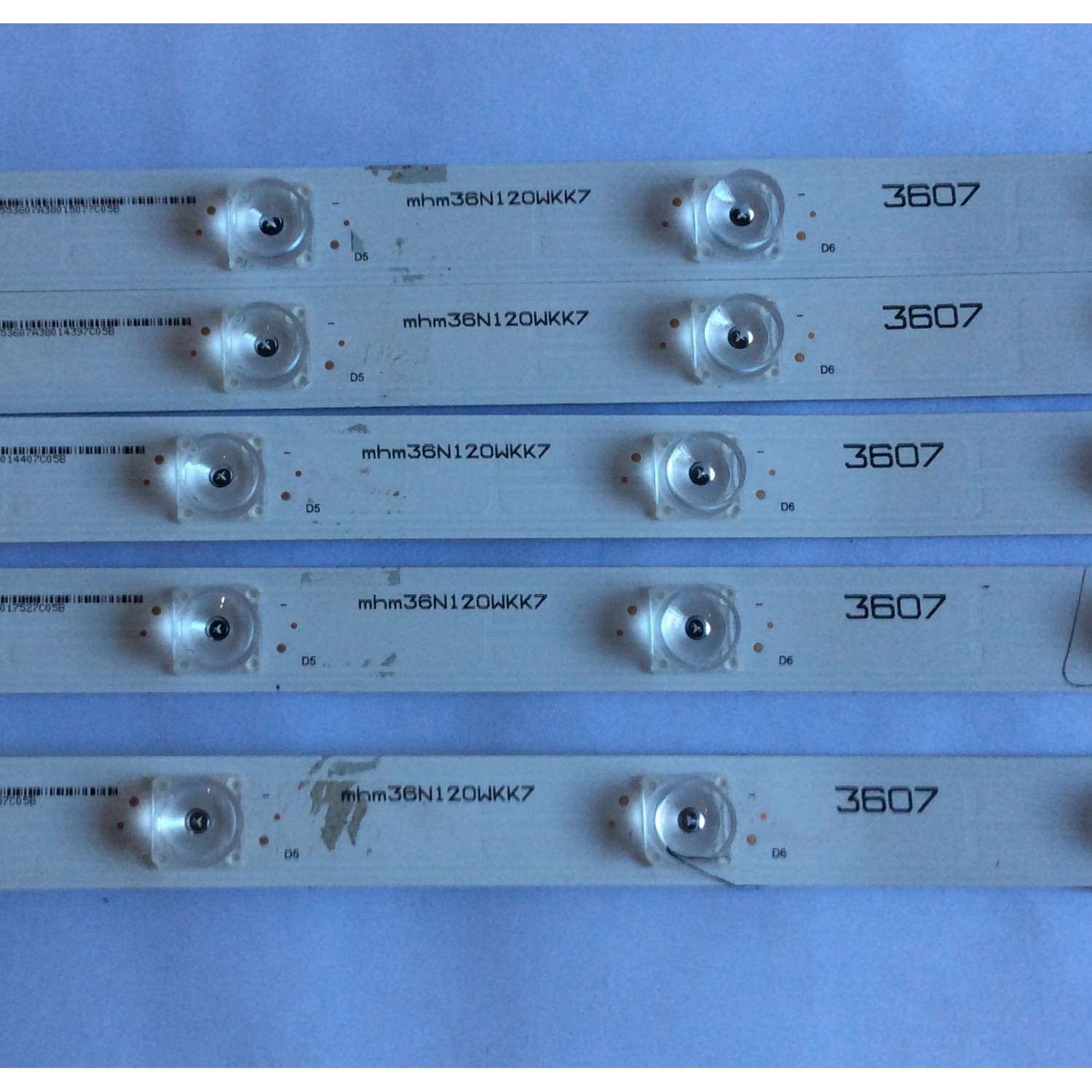 KIT DE LEDS PARA TV HISENSE ORIGINAL 5 PIEZAS / NUMERO DE PARTE IC-A-CNDN55D975 / 1190188 / 1190188 B1 / MHM36N120WKK7 / MHM37N120WKK7 / PANEL HD550S1U51-T0L3 / MODELO 55H8E - Imagen 3