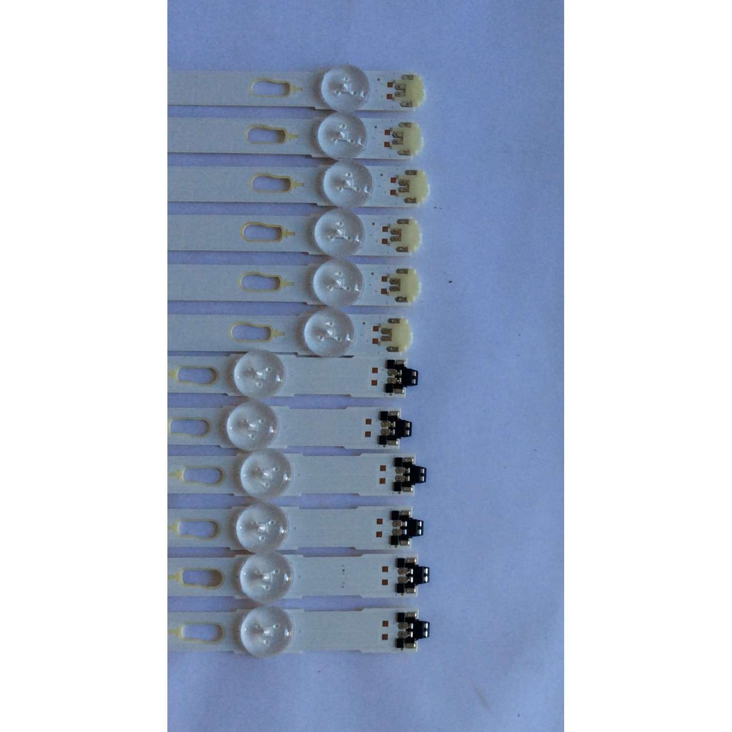 KIT DE LED'S PARA TV SAMSUNG (12 PIEZAS) / NUMERO DE PARTE BN96-40099A / BN96-40100A / V5DU-550DCA-R1 / V5DU-550DCB-R1 / PANEL CY-WM055HGHV2H / MODELO UN55MU6490 / UN55MU6490FXZA CA02 - Imagen 2