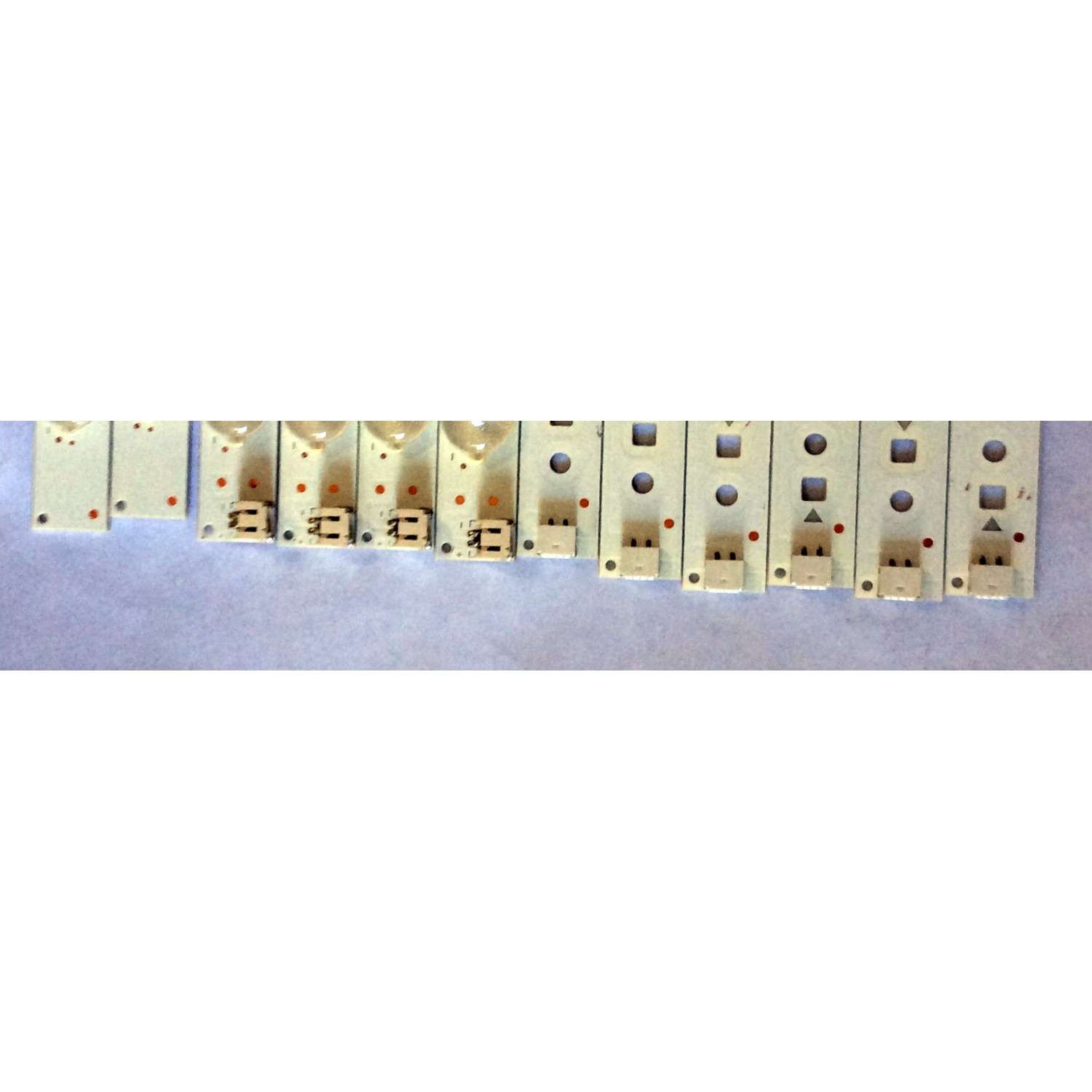 KIT DE LED'S PARA TV SHARP (12 PIEZAS) / NUMERO DE PARTE IC-B-VZAA55D537 / IC-B-VZAA55D537A / IC-B-VZAA55D537D / IC-B-VZAA55D537C / IC-B-VZAA55D537E / IC-B-VZAA55D537B / 0981010221 / PANEL'S T550HVN06.5 / T550HVN08.0 / T550QVN05.0 - Imagen 2