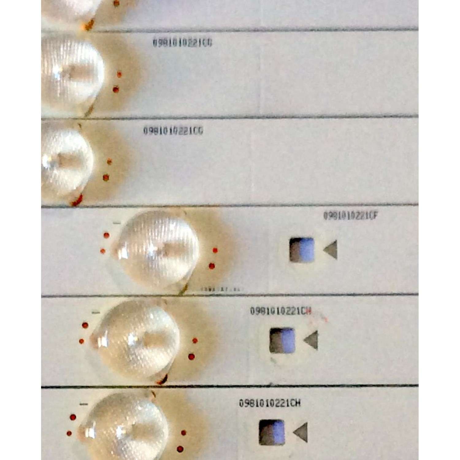 KIT DE LED'S PARA TV SHARP (12 PIEZAS) / NUMERO DE PARTE IC-B-VZAA55D537 / IC-B-VZAA55D537A / IC-B-VZAA55D537D / IC-B-VZAA55D537C / IC-B-VZAA55D537E / IC-B-VZAA55D537B / 0981010221 / PANEL'S T550HVN06.5 / T550HVN08.0 / T550QVN05.0 - Imagen 4