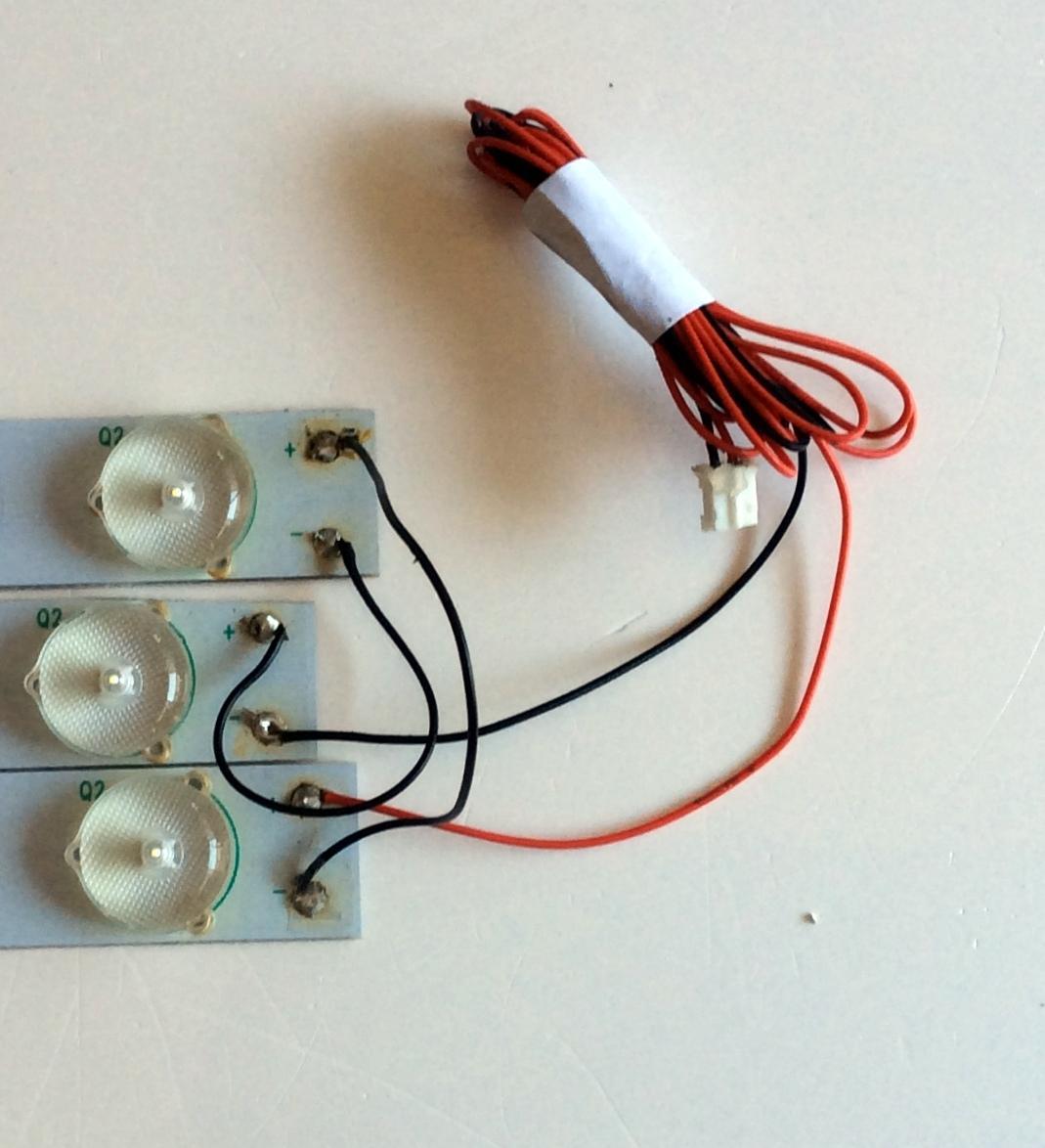 KIT DE LED´S PARA TV (3 PIEZAS) / AVERA LGL3237-3528ES-103 / C241269 / 151012-A0K30-WY-5108A-A / PANEL ST3151A04-8 / MODELO 32AER10 - Imagen 4