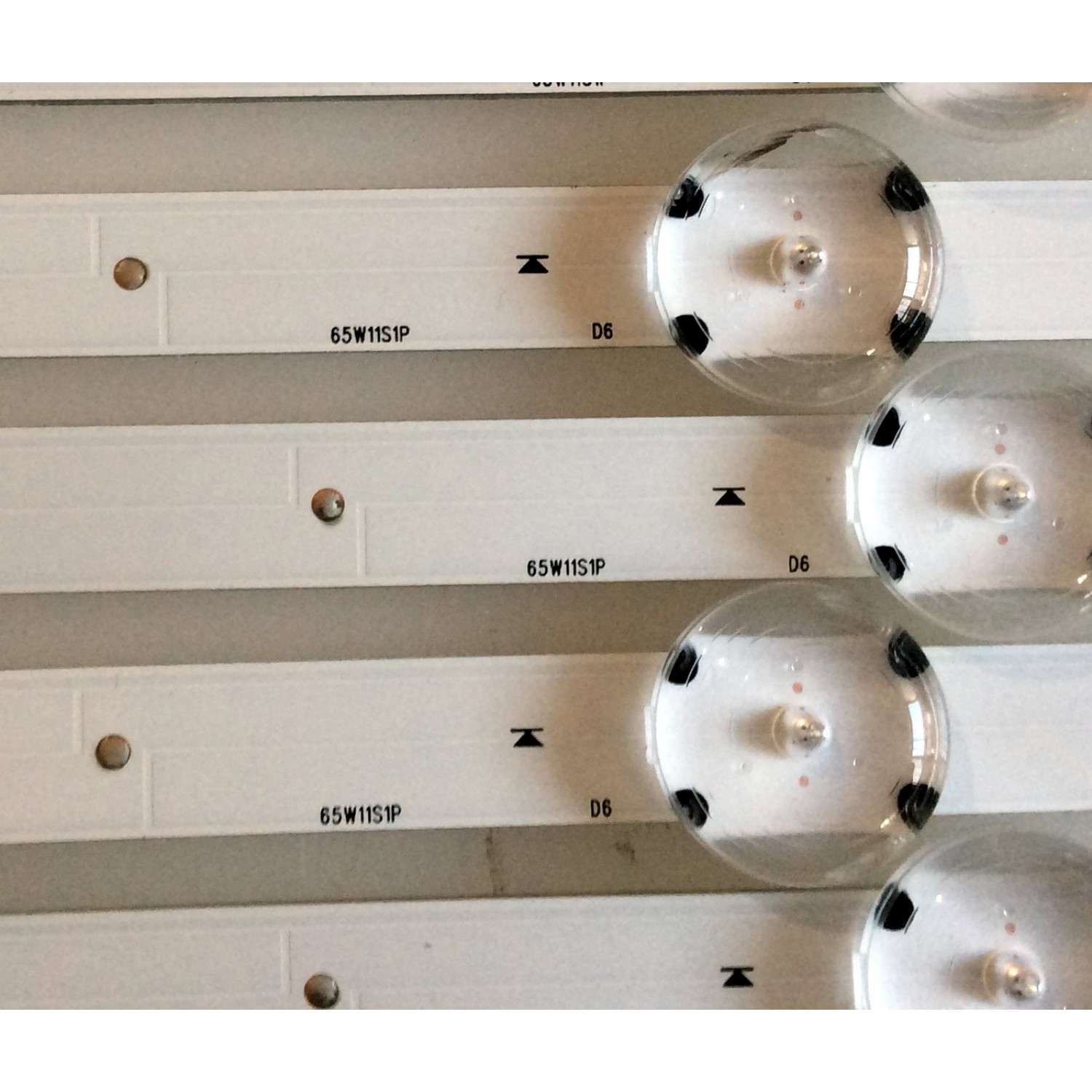 KIT DE LED`S PARA TV (6 PIEZAS) / PHILIPS UDULEDWRE002 / 65W11S1P / UQA26Ha0A / URC26HZ0A/ UDULEDWRE002 REV 0.2 D8 / UQA2 / 6Ha0A / URC2 / 6HZ0A / PANEL UBD85XG / MODELO 65PFL5603/F7 - Imagen 4
