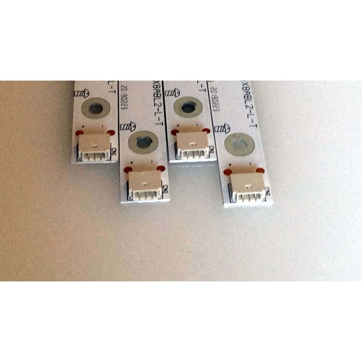 KIT DE LEDS ORIGINAL PARA TV INSIGNIA 8 PIEZAS / NUMERO DE PARTE GJBBY504X8ABL2 / LB-PM3030-GJBBY504X8ABL2-L-T /GJBBY504X8ABL2-R-T /LB-PM3030-GJBBY504X8ABL2-L-Y/ LB-PM3030-GJBBY504X8ABL2-R-Y /PANEL TPT500B5 -U1T01D/ MODELO NS-50DF710NA19 / NS-50DF711SE21 - Imagen 4