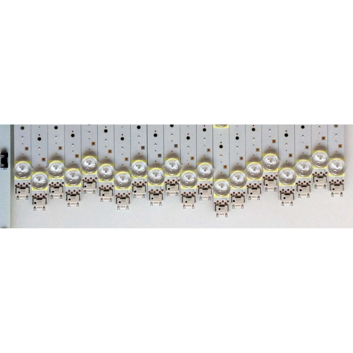 KIT DE LED`S PARA TV (20 PIEZAS) / SAMSUNG BN96-48093A / LM41-00709A / 48093A / E306084 / BN96-48274A / (CT181101) / Q70-55S-10EA / PANEL CY-TR055FLLV3H / MODELO QN55Q70RAFXZA FA01 - Imagen 4