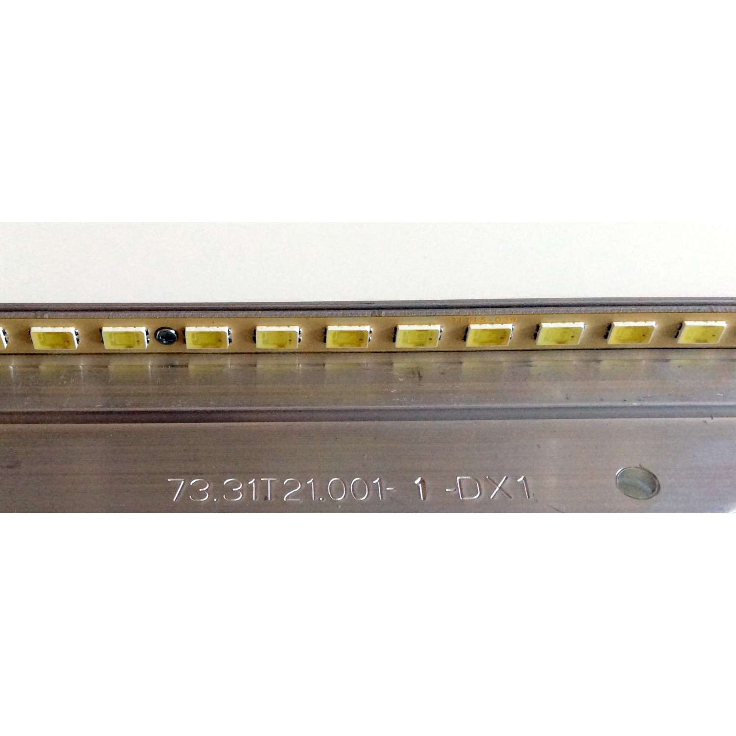 LED PARA TV / VIEWSONIC 73.31T21.001-1-DX1 / 12818N / 31T15-03o / 7331T21001-1-DX1 / PANEL 96.31S37003 / MODELO VT3255LED - Imagen 2