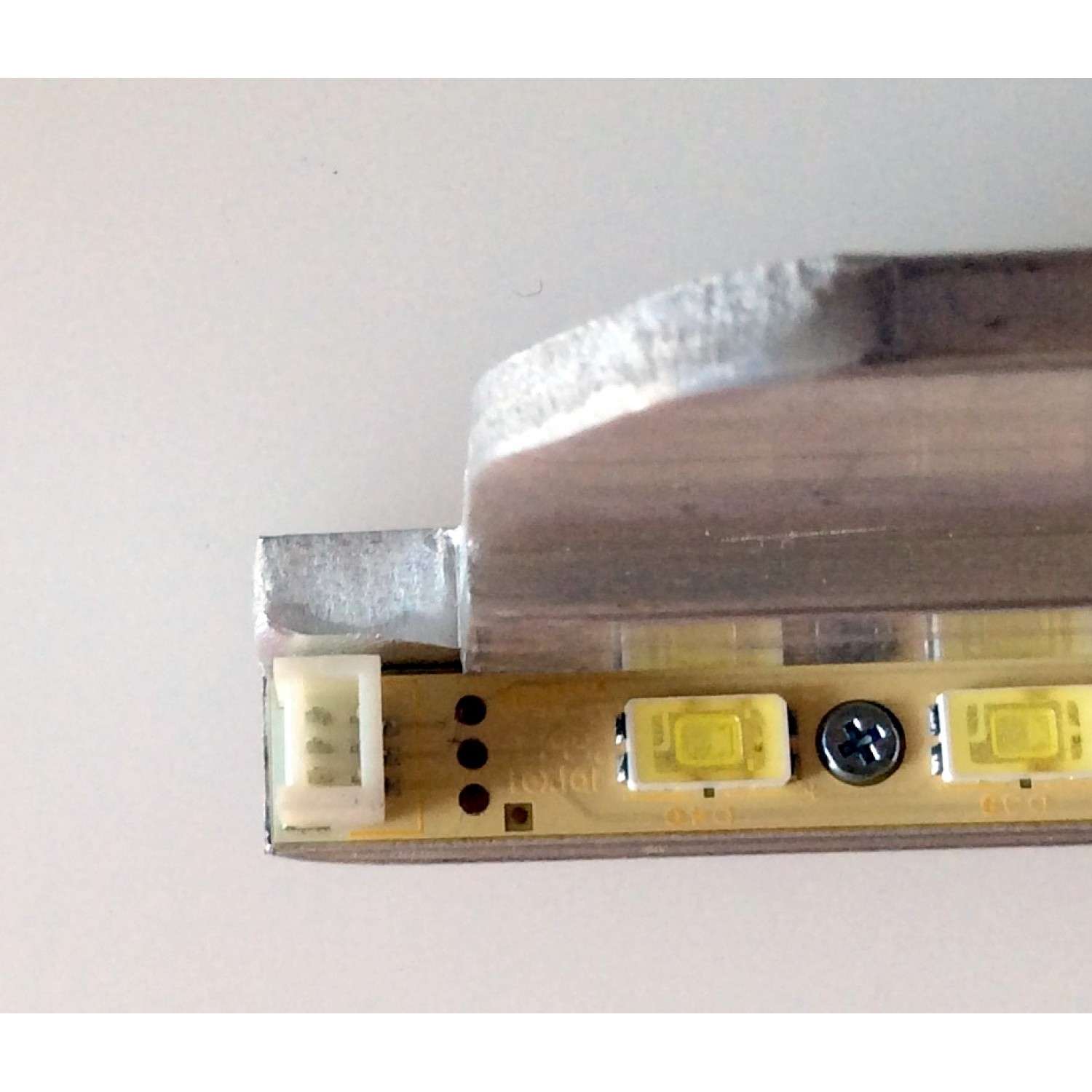 LED PARA TV / VIEWSONIC 73.31T21.001-1-DX1 / 12818N / 31T15-03o / 7331T21001-1-DX1 / PANEL 96.31S37003 / MODELO VT3255LED - Imagen 3