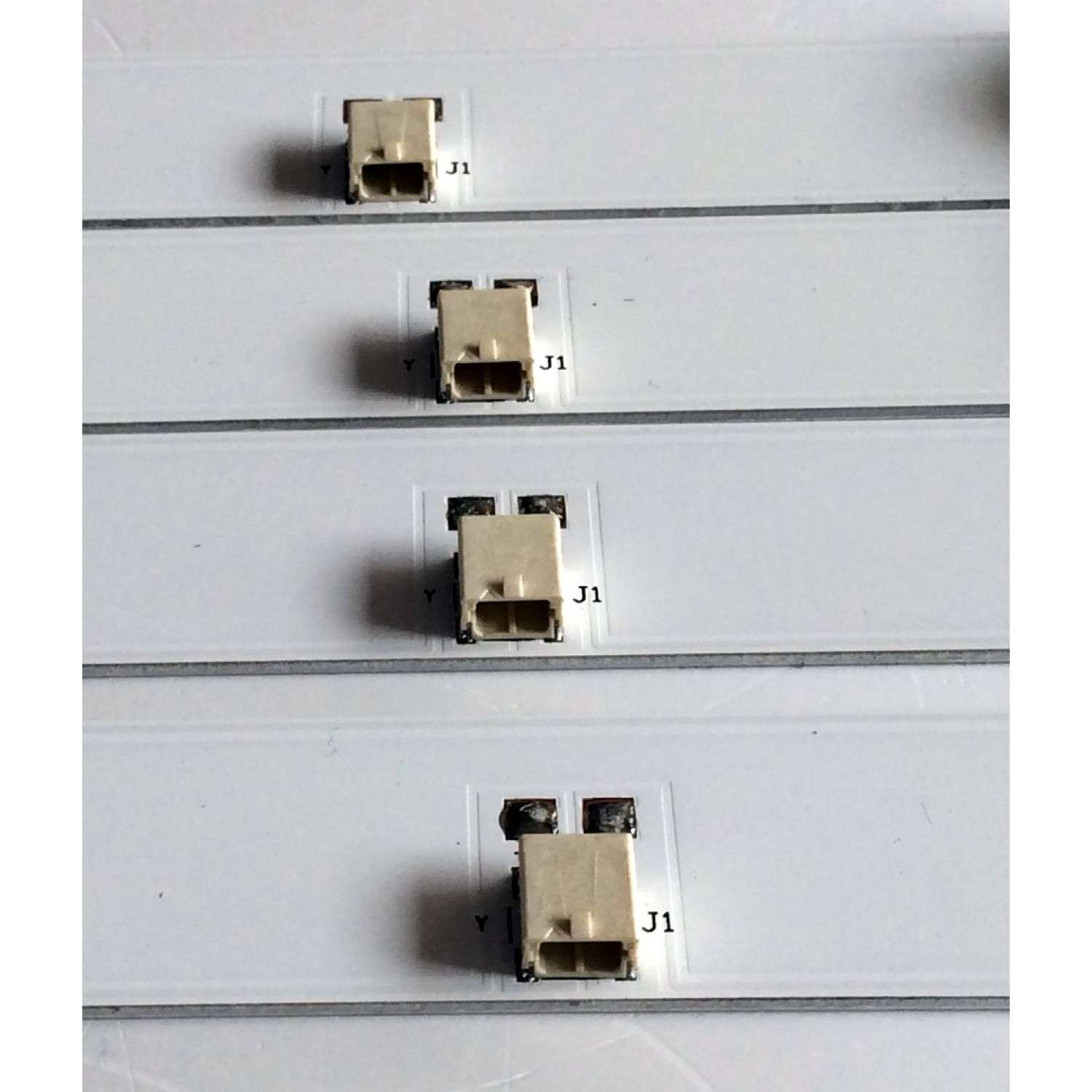 KIT DE LED´S PARA TV (4 PIEZAS) / VIZIO LBM500M0901 / LMB500M0901-HV-7(0) / LBM500M0901-HV-7 / LBM500M0901-HV-5 / E 9M94 0000 / 04D A60UB 00BJ1B / 86839 012YA15 / PANEL V500DJ6-D03 / MODELOS V505-G9 / V505-G9 LINIXXKV / V505-G9 LINIXXKU - Imagen 3