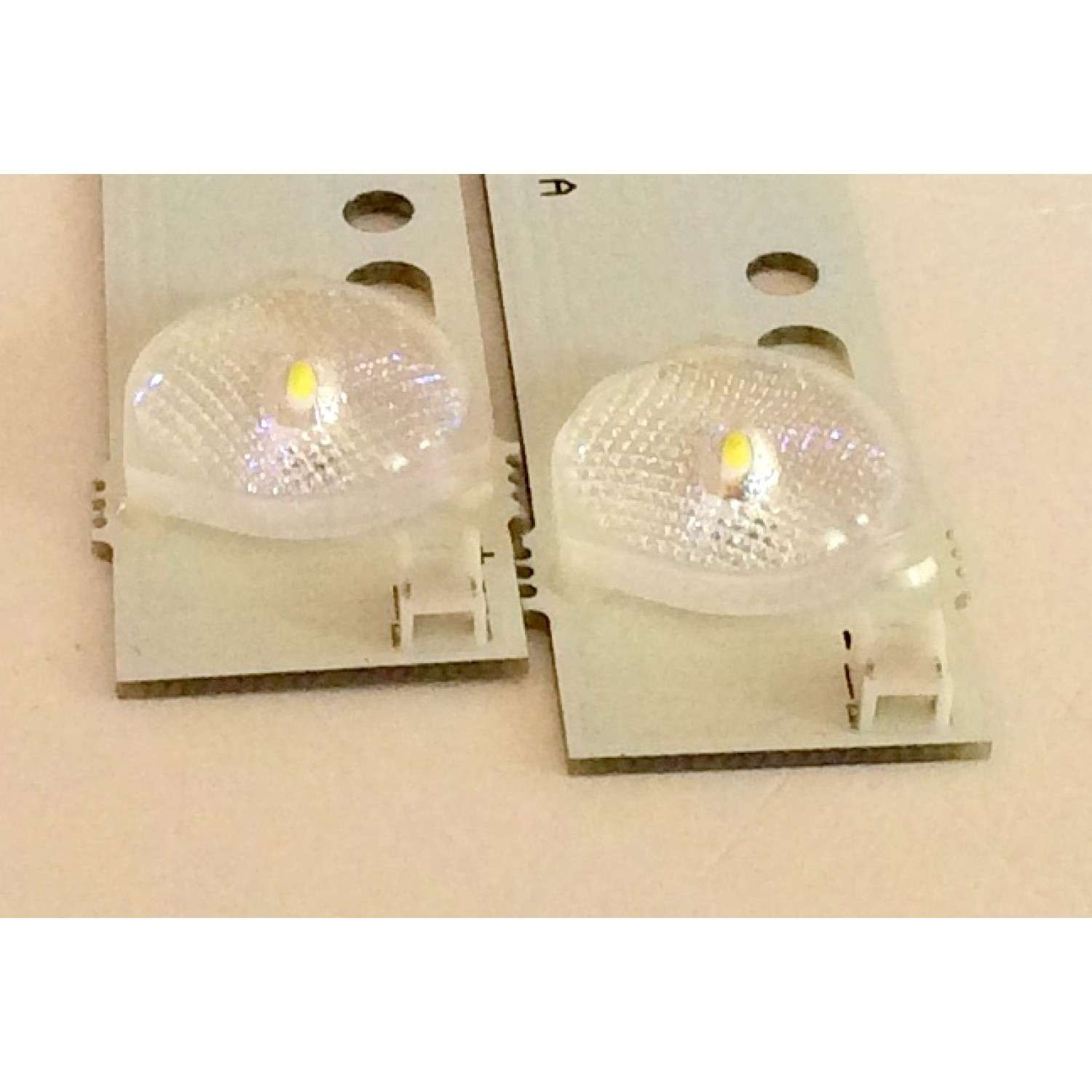 KIT DE LED´S PARA TV (2 PIEZAS) / SCEPTRE IC-B-CNA032D127 / Y5XC043 / Y5XCO43 / E306084 / 1026130604Y5XC043 / 1026130604Y5XC04305233 / 1026130604Y5XC04305234 / PANEL CN32HB612 / MODELO X32 - Imagen 3
