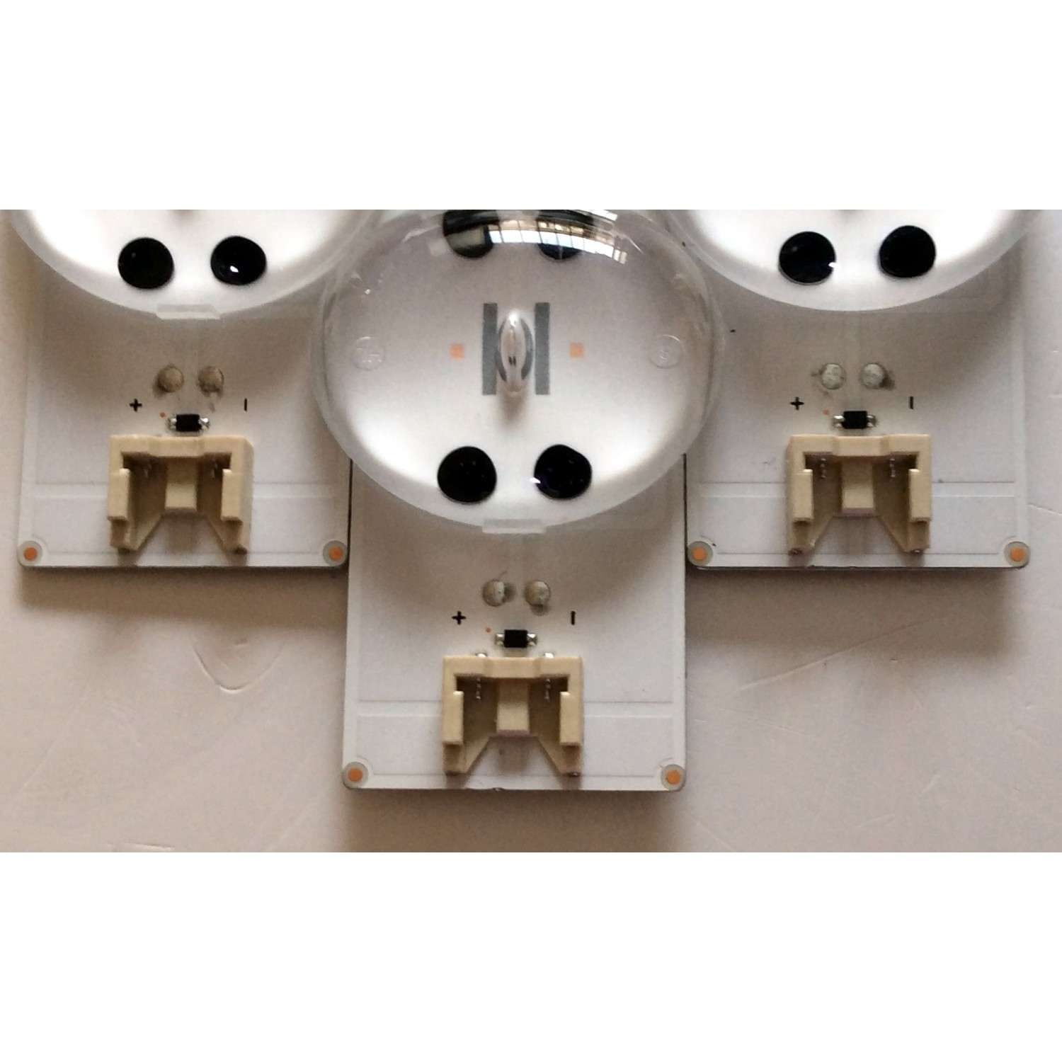 KIT DE LED´S PARA TV (3 PIEZAS) / LG EAV63992801 / HC500DQN-VCUR/L / EAV6 3992 801 / SSC_50UK63/65 / SSC_50UK63/65_INX_25mm_2.3p1_20171120 / PANEL NC500DQE / MODELO 50UK6500AUA / 50UK6500AUA.BUSJLOR - Imagen 4