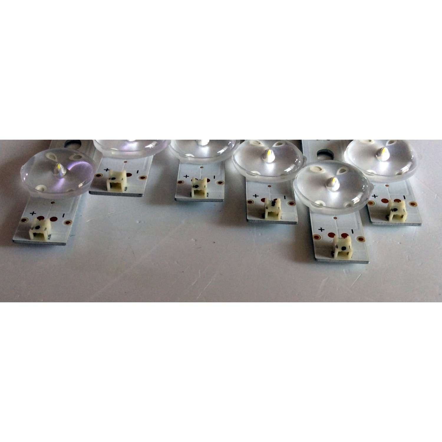 KIT DE LED´S PARA TV / NOTA IMPORTANTE:KIT CUENTA ORIGINALMENTE DE 8 PIEZAS (INCOMPLETO SOLO 6 PIEZAS) /  TOSHIBA SVK430AF1_WICOP_Rev03_4LED_20161125 / E320262 / PC65019 / PC65019B / PANEL´S K430WDRA / K430WDRB / MODELOS 43LF621U19 / 43LF621U19 Rev.A - Imagen 3