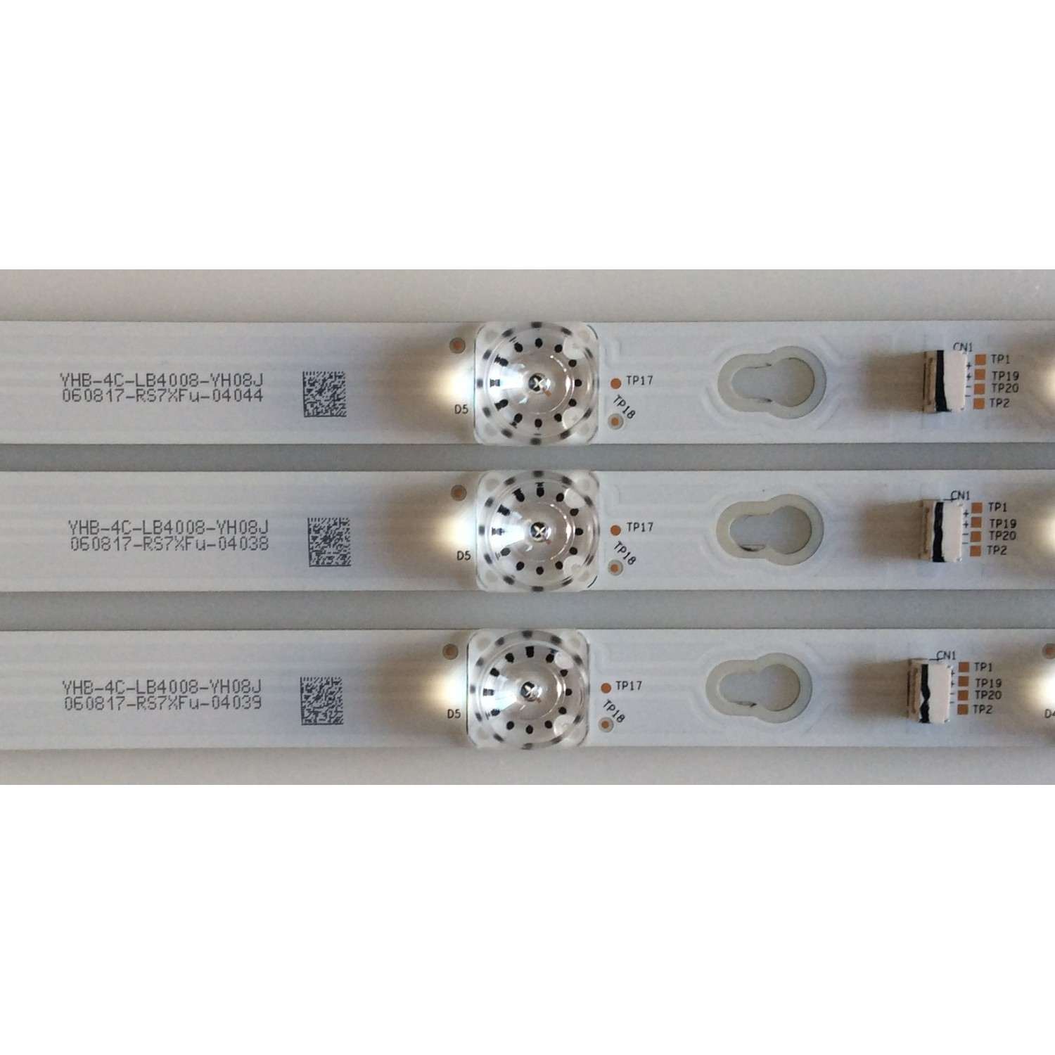 KIT DE LED´S PARA TV TCL (3 PIEZAS) / 006-P1K3541A / TOT_40D2900_3X8_3030C_D6T-2D1_4S1PX2   REV.V5 / 4C-LB4008-YH / PANEL LVF395ND1L / MODELO 40S305LBCA - Imagen 3
