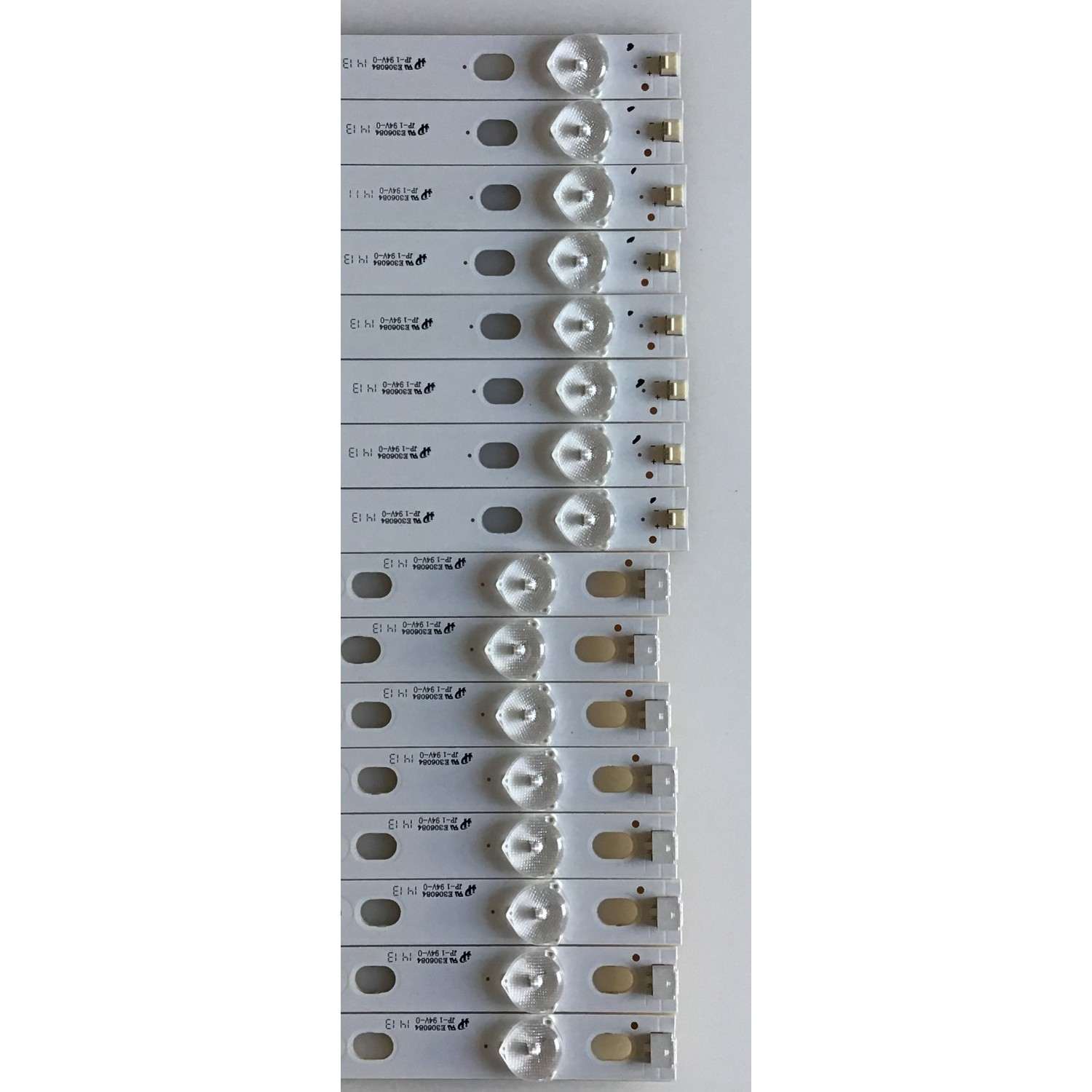 KIT DE LED'S PARA TV PANASONIC (16 PIEZAS) / IC-C-HWBR60D322L/R / PANEL'S PAV6032-03 / LC600DUK(SG)(E1) / MODELOS TC-60AS640U / TC-60AS650B / TC-60AS530U - Imagen 2