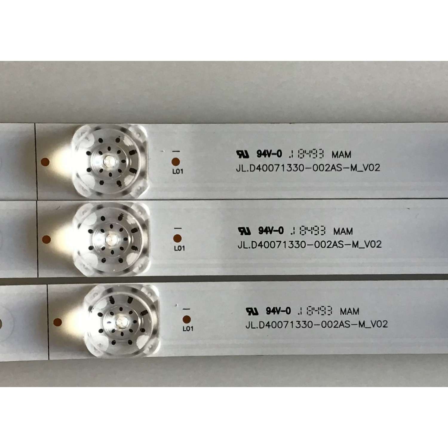 KIT DE LED´S PARA TV ELEMENT (3 PIEZAS) / LB-C400U17-E5F-S-G71-JF1 / JL.D40071330-002AS-M_V02 / 17BD530 / PANEL C400U18-E5F-S / MODELO E4SC4018RKU - Imagen 2