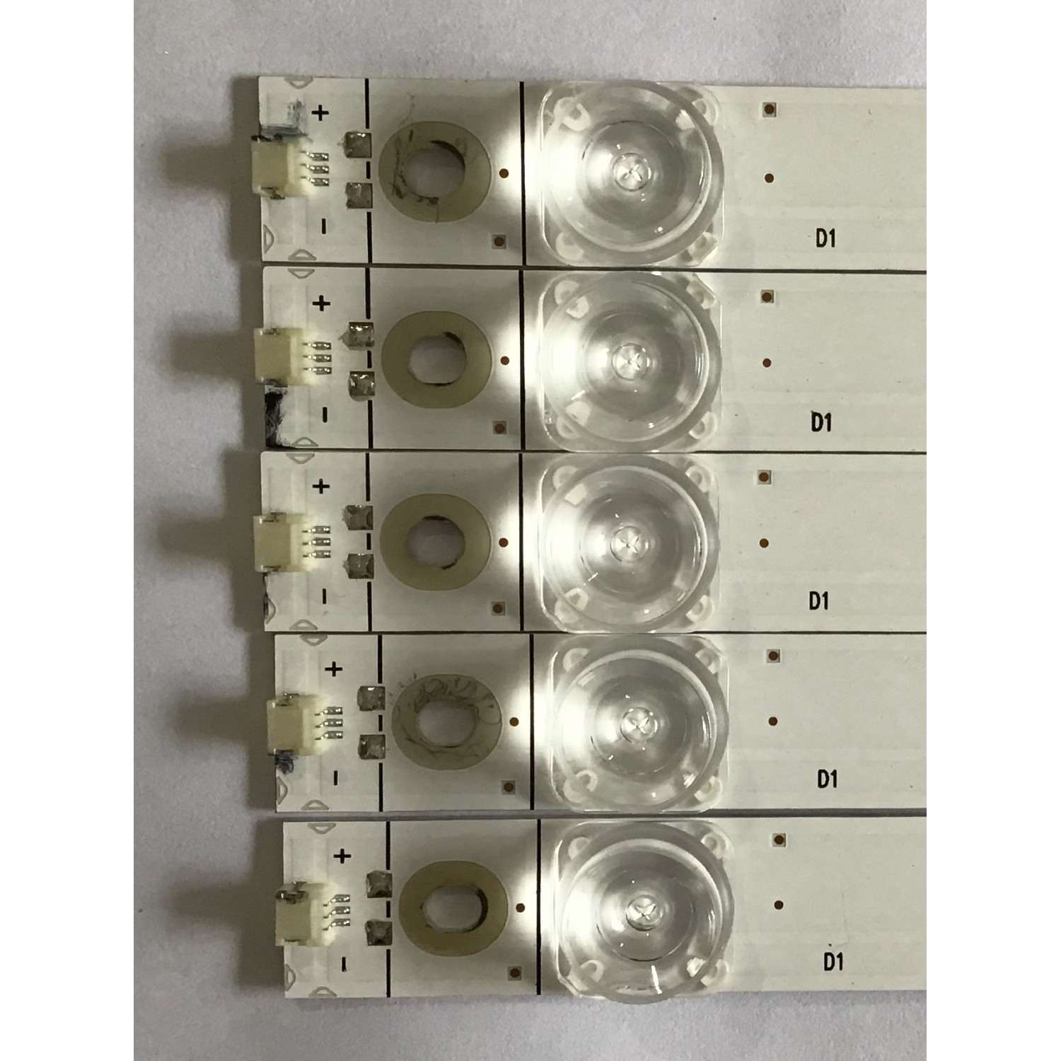 KIT DE LED´S PARA TV SHARP (5 PIEZAS) LB5500C / LB5500C  V0 / 1203048 / PANEL HD550S1U51-TAL2B1  S0/GM/BGY/ROH / MODELO LC-55LBU711U - Imagen 3