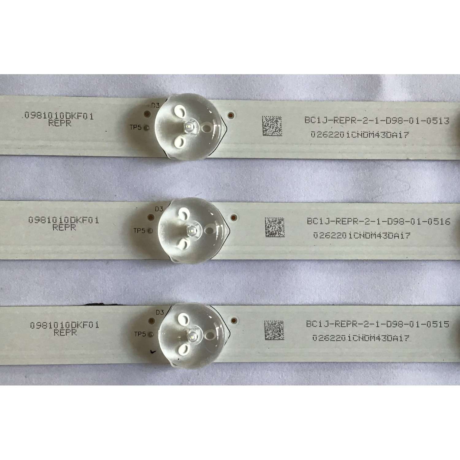 KIT DE LED´S PARA TV SAMSUNG (3 PIEZAS) / 0981010DKF01 / AMTRAN_43_SS43_3X11_3030C_11S1P   REV.V0-1 / 0262201CNDM43DA17 / CS-MCPCB-150 / PANEL HV430QUB-N1H / MODELO UN43NU6900FXZA RZ03 - Imagen 4