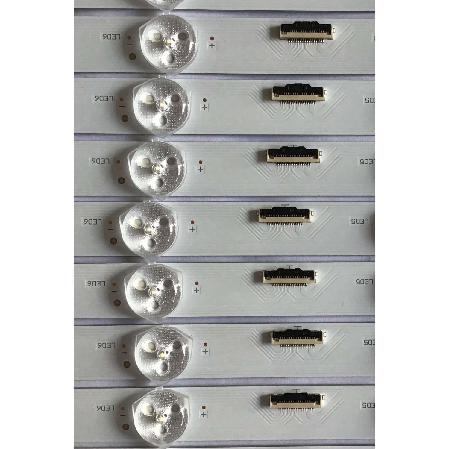 KIT DE LED´S PARA TV SONY (9 PIEZAS) / MBL-55030D915SN2 / ABH53T4 / E313218 1-984-209-11 / PANEL YD9F055DN01 / MODELO XBR-55X950G / 1.08M - Imagen 3