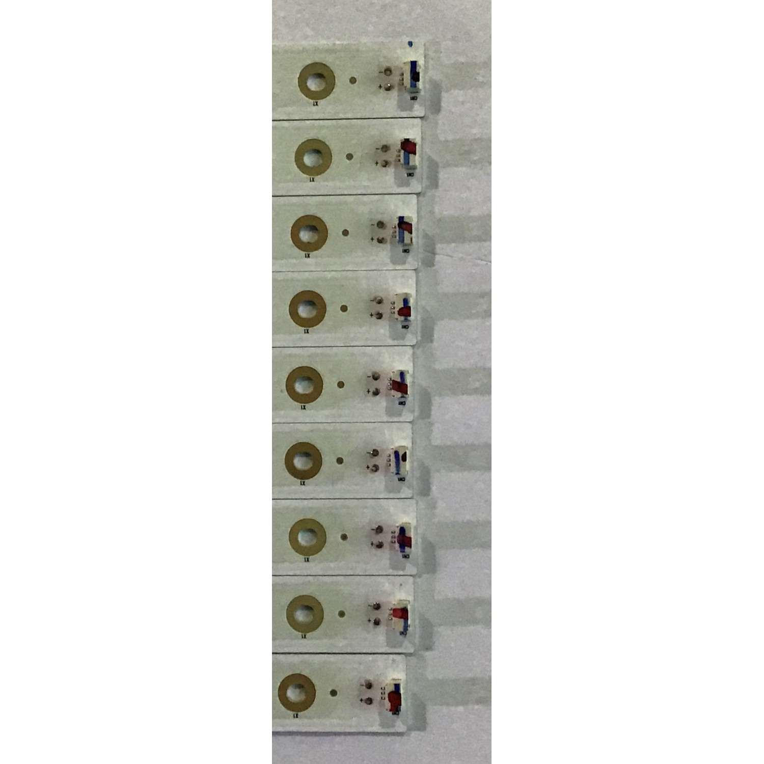 KIT DE LED'S PARA TV HITACHI (9 PIEZAS) / YHF-4C-LB490T-YHD / TCL_0DM_49D1800 4X9_3030_LX20161124_VER.0 / PANEL LVU490CSDX E2  / MODELO 49R80 - Imagen 2