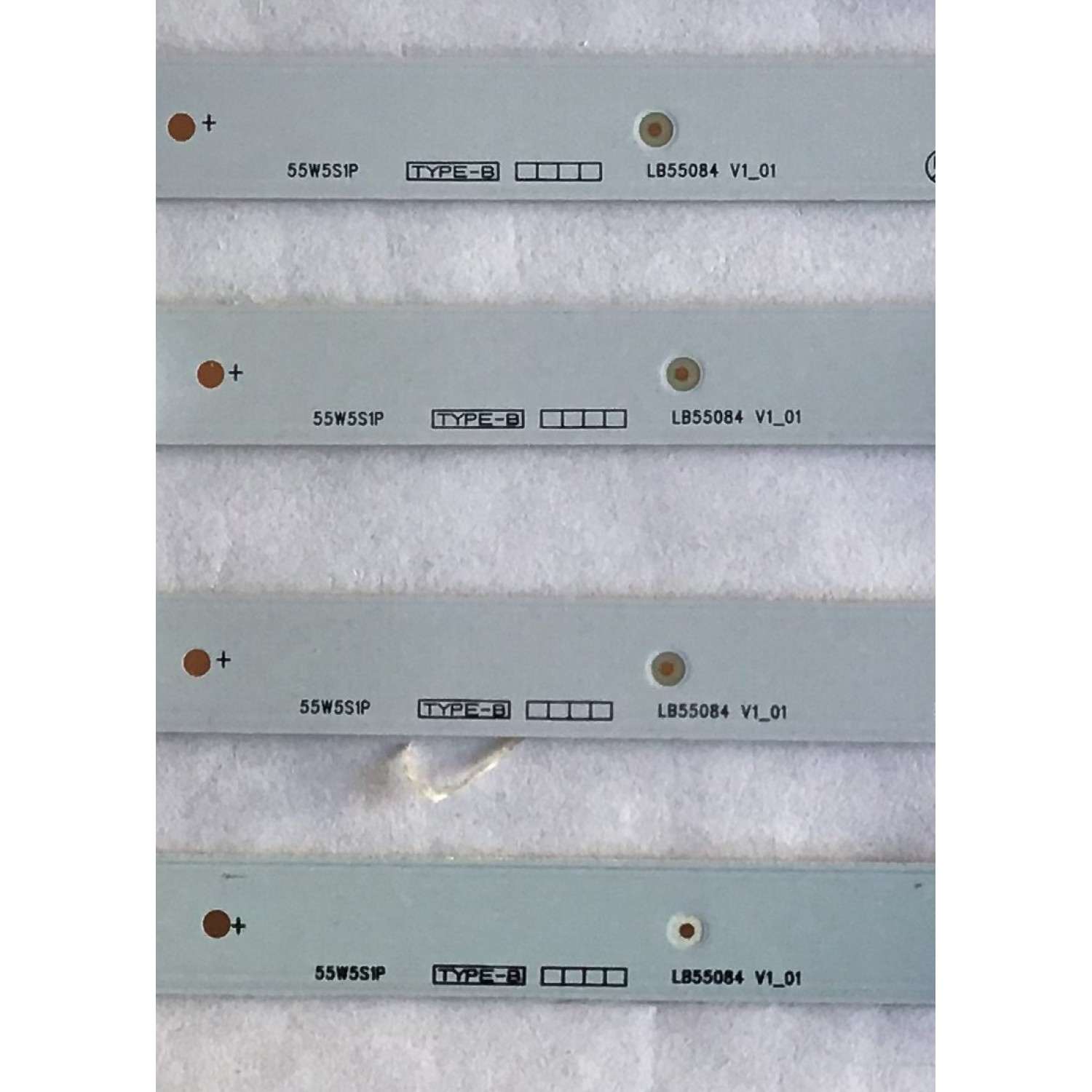 KIT DE LED´S PARA TV PHILIPS (8 PIEZAS) / LB55084 / UDULEDLXT005 REV.A / UDULEDLXT006 REV.A / LB55084 V0_01 / LB55084 V1_01 / MODELO 55PFL5402/F2 - Imagen 2