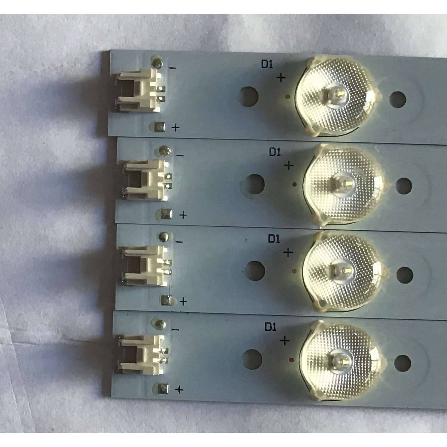 KIT DE LED´S PARA TV SEIKI (4 PIEZAS) / L.14164000100 / PB11D785183BL042-002H / 102276 / DY-01 E340369 / PANEL LSC400HJ01-801 / MODELO SE40FY19 - Imagen 2