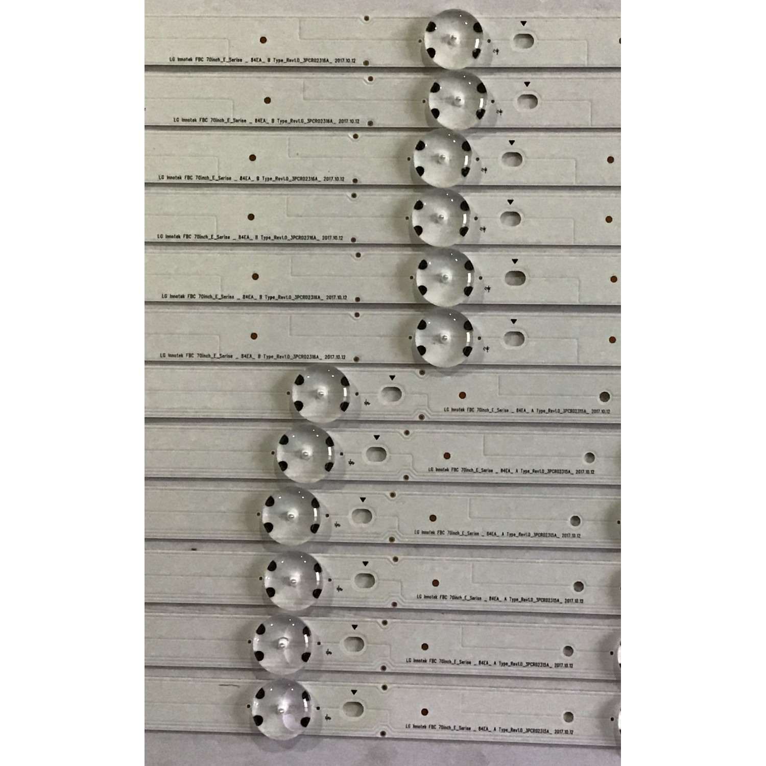 KIT DE LED´S PARA TV VIZIO (12 PIEZAS) NUMERO DE PARTE 3PCR02315A / 3PCR02316A / 70INCH_E_SERISE_84EA_A TYPE_REV01_3PCR02315A / 70INCH_E_SERISE_84EA_B TYPE_REV01_3PCR02316A / PANEL'S SD700DUA-2 / SD700DUA-1 / SD700DUA-3 / MODELO D70-F3 / V705-H3 - Imagen 3
