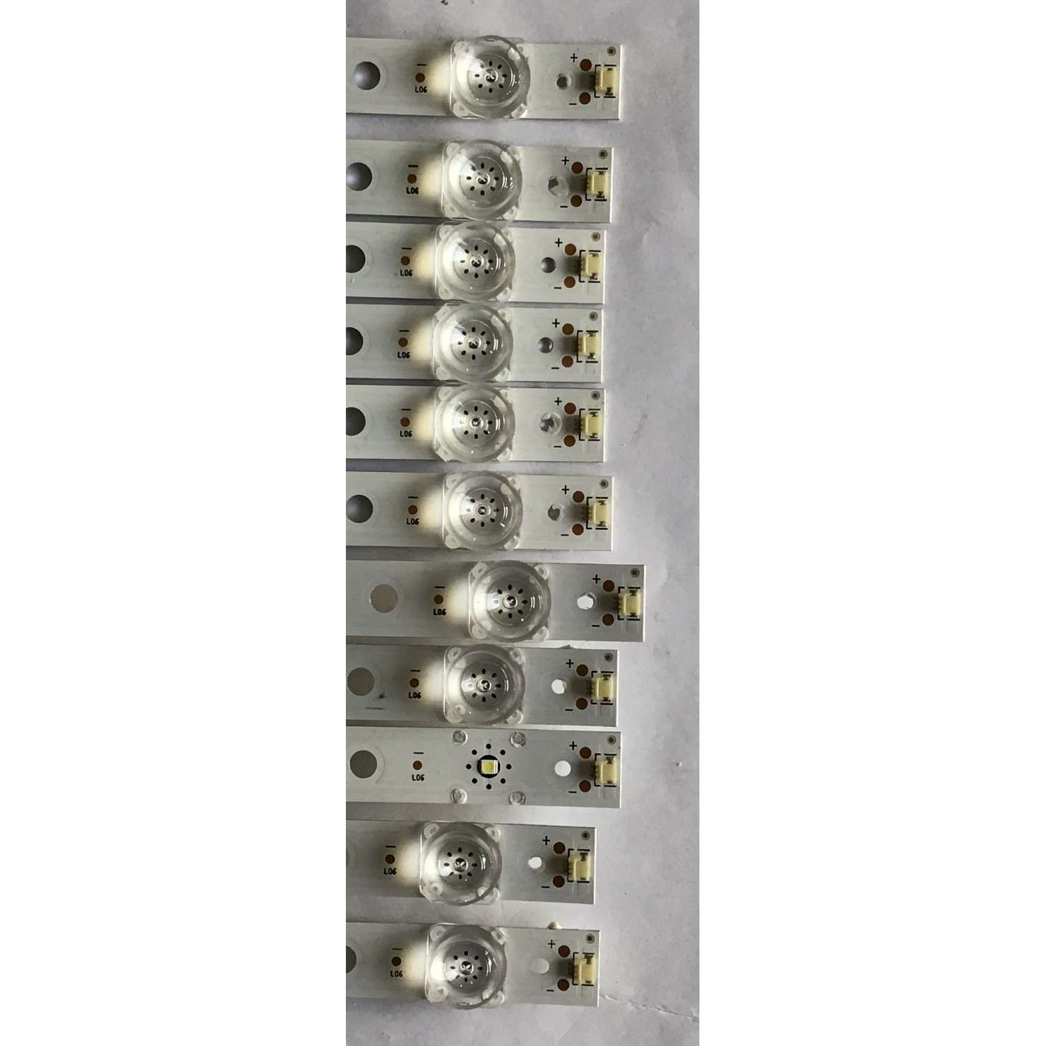 KIT DE LED´S PARA TV VIZIO ((INCOMPLETO SOLO 11 PIEZAS)) / NUMERO DE PARTE JL.D65061330-324AS-M_V02 / JL.D65061330-324AS-M / 70401-00505 / PANEL BOEI650WQ1 / MODELO D65X-G4 - Imagen 2