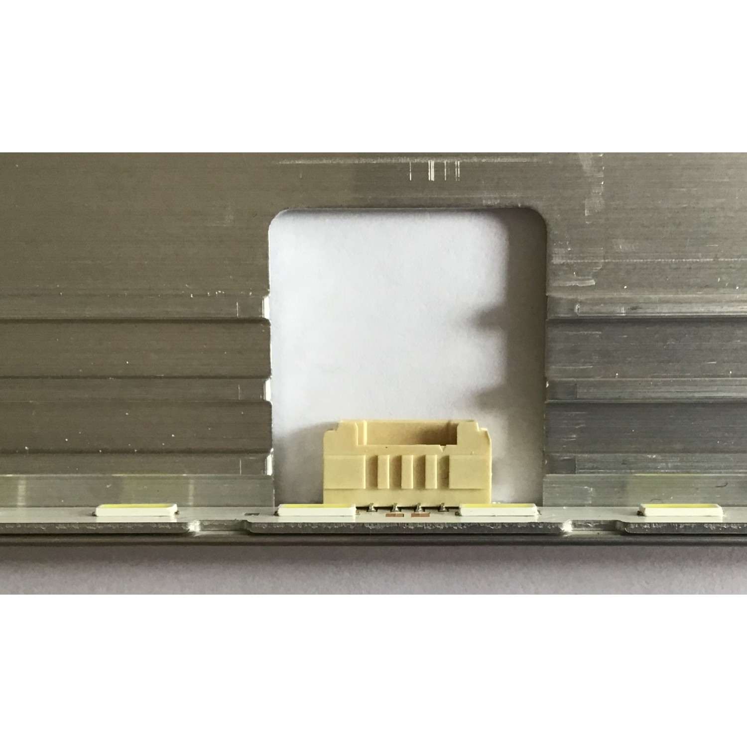 LED PARA TV SAMSUNG (1 PIEZA) / NUMERO DE PARTE BN96-46033A / BN61-16156A / STC550AZ9 / 19Y_RU8K_STC550AZ9_7020UCD_40LED_Rev1.0 / PANEL CY-NR055FGLV1H / MODELOS UE55NU / UN55NU / LH55QBR / UE55RU / MAS MODELOS EN DESCRIPCIÓN / ((MEDIDAS 1.20M X 15CM)) - Imagen 4