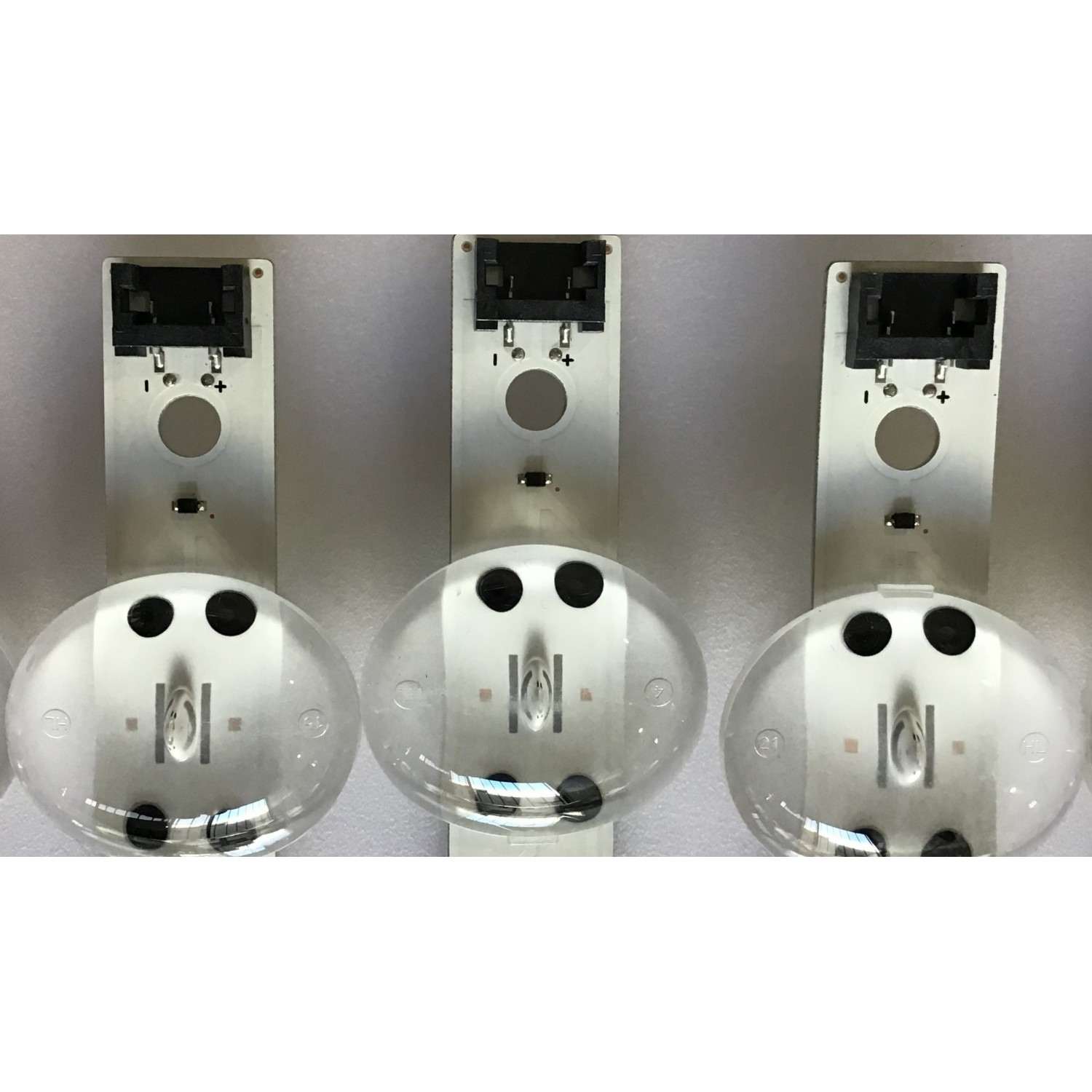 KIT DE LED'S PARA TV LG ((5 PIEZAS)) / NUMERO DE PARTE EAV64511901 / SSC_Y19_TRIDENT_65UM73 / 65087 / 26W2C / PANELS NC650DQG-ABHX3 / NC650DQG-ABHX1 / MODELOS 65UM7300AUE.BUSYDKR / 65UM7300PUA.BUSGDJR / 65UM7300PUA.BUSGDOR - Imagen 2