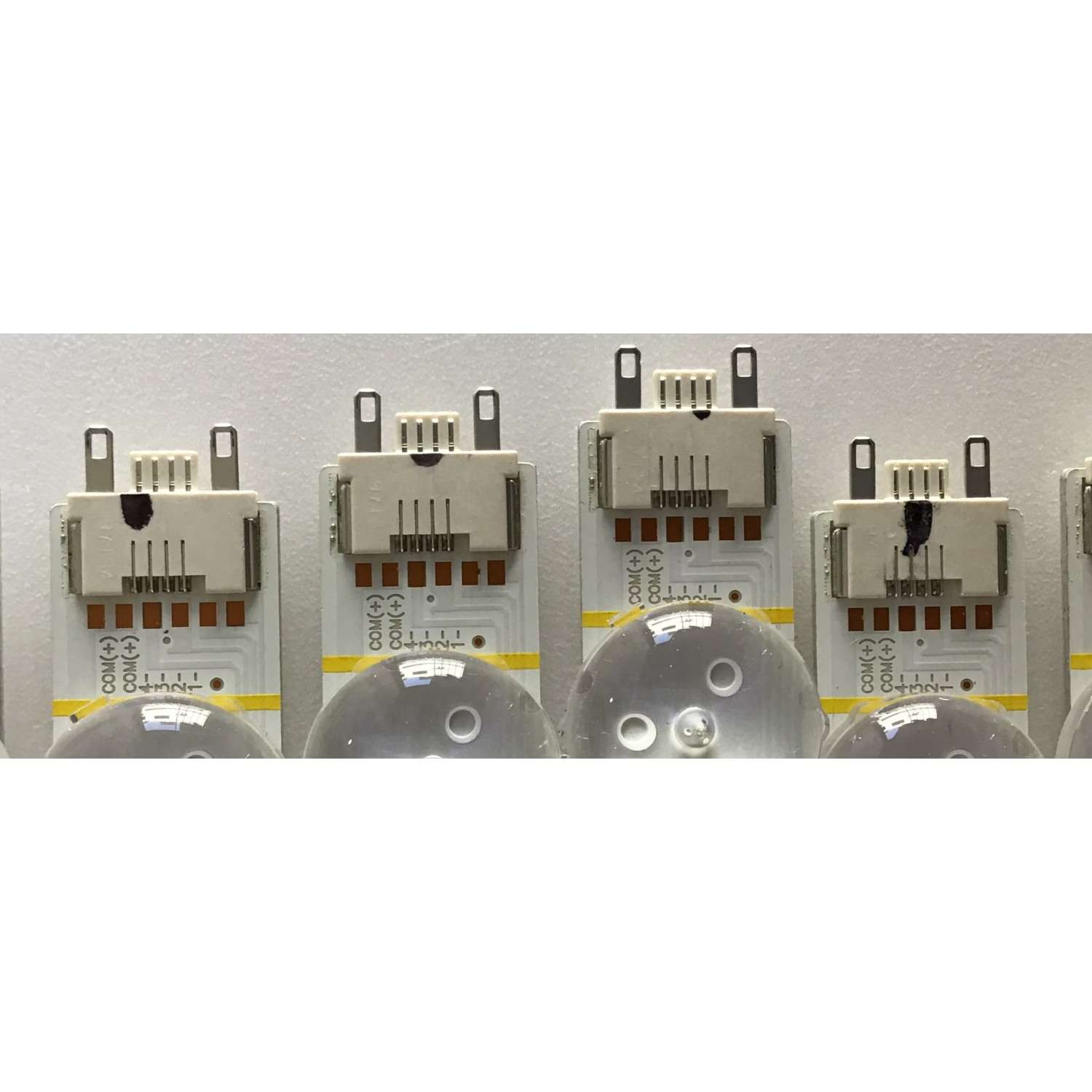 KIT DE LED'S PARA TV SAMSUNG QLED (24 PIEZAS) / NUMERO DE PARTE BN96-48090A / V9Q7-650SM0-R0 / 48090A / Q70-65S-12EA / LM41-00764A / PANEL'S CY-TR065FLLV3H / CY-TR065FLLVAH / DISPLAY LSF650FF12-P01 / MODELOS QN65Q70 / QN65Q7D / MAS MODELOS EN DESCRIPCIÓN - Imagen 2