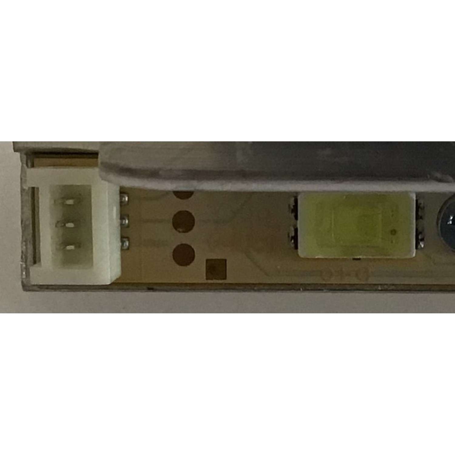LED PARA TV APEX (1 PIEZA) / 73.31T15.003-0-SK1 / 111227 / PANEL T315XW06 V.5 / MODELO LE3212D 72.3CM X 2.9CM - Imagen 3