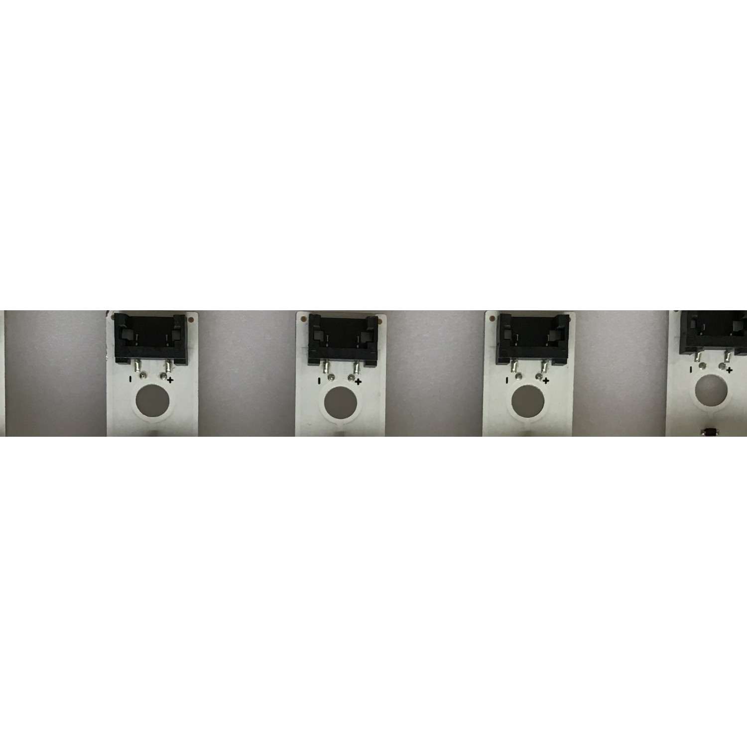 KIT DE LED'S PARA TV LG (5 PIEZAS) / EAV64755201 / SSC_Y19_TRIDENT_65UM73 / 21V3B / PANEL NC650DQG-AAHX3 / MODELO 65UM7300AUE 71.3 CM - Imagen 4