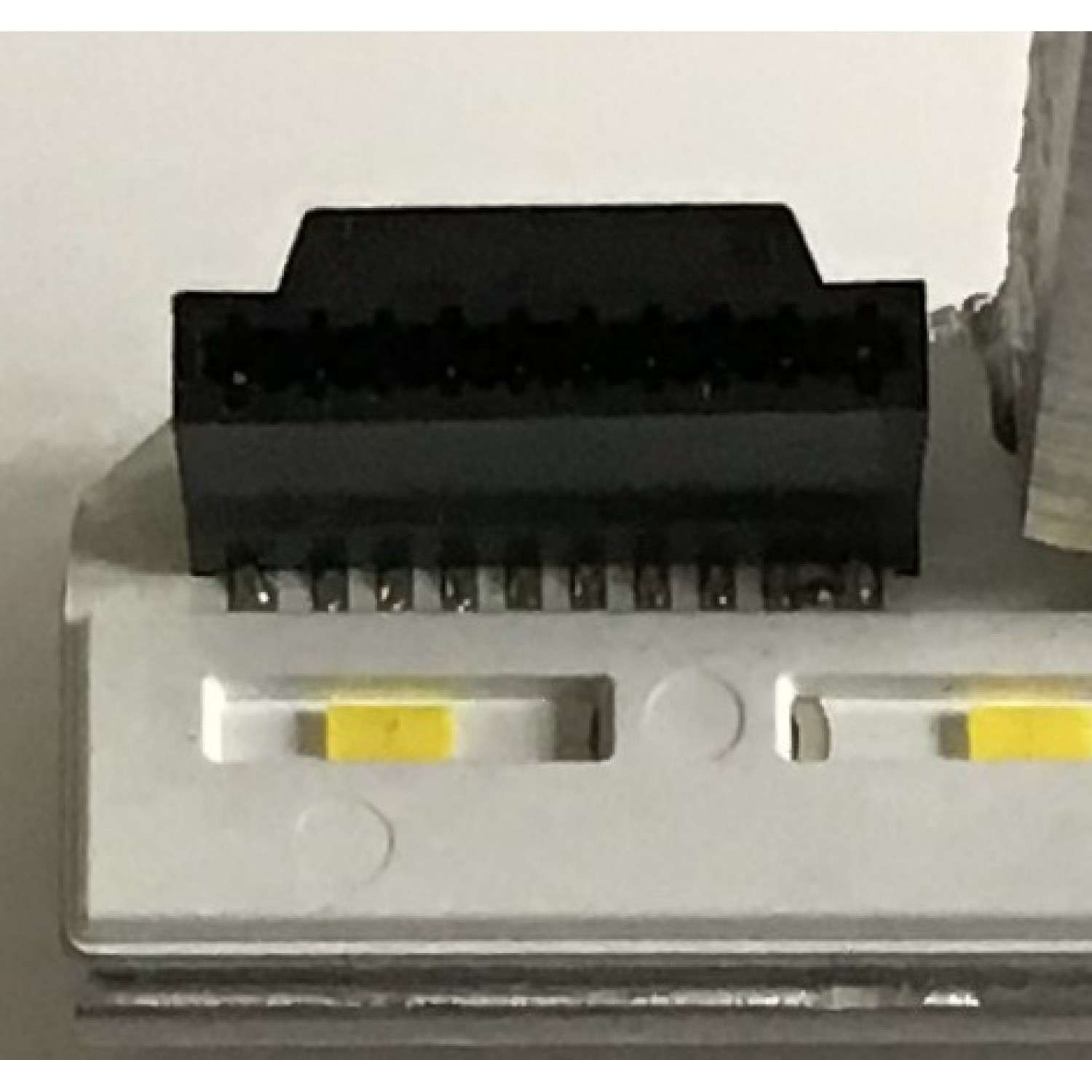 LED PARA TV LG (1 PIEZA) / 6916L-3026A / 6916L-3027A / 65" V17 ART3 3027 REV 1.1 6 L-TYPE / 65" V17 ART3 3027 REV 1.1 6 R-TYPE / 6922L-0223A / PANEL LC650EGE (FK)(M2) / MODELO 65SJ8000-UA BUSYLJR / 142 CM X 12 CM / - Imagen 4