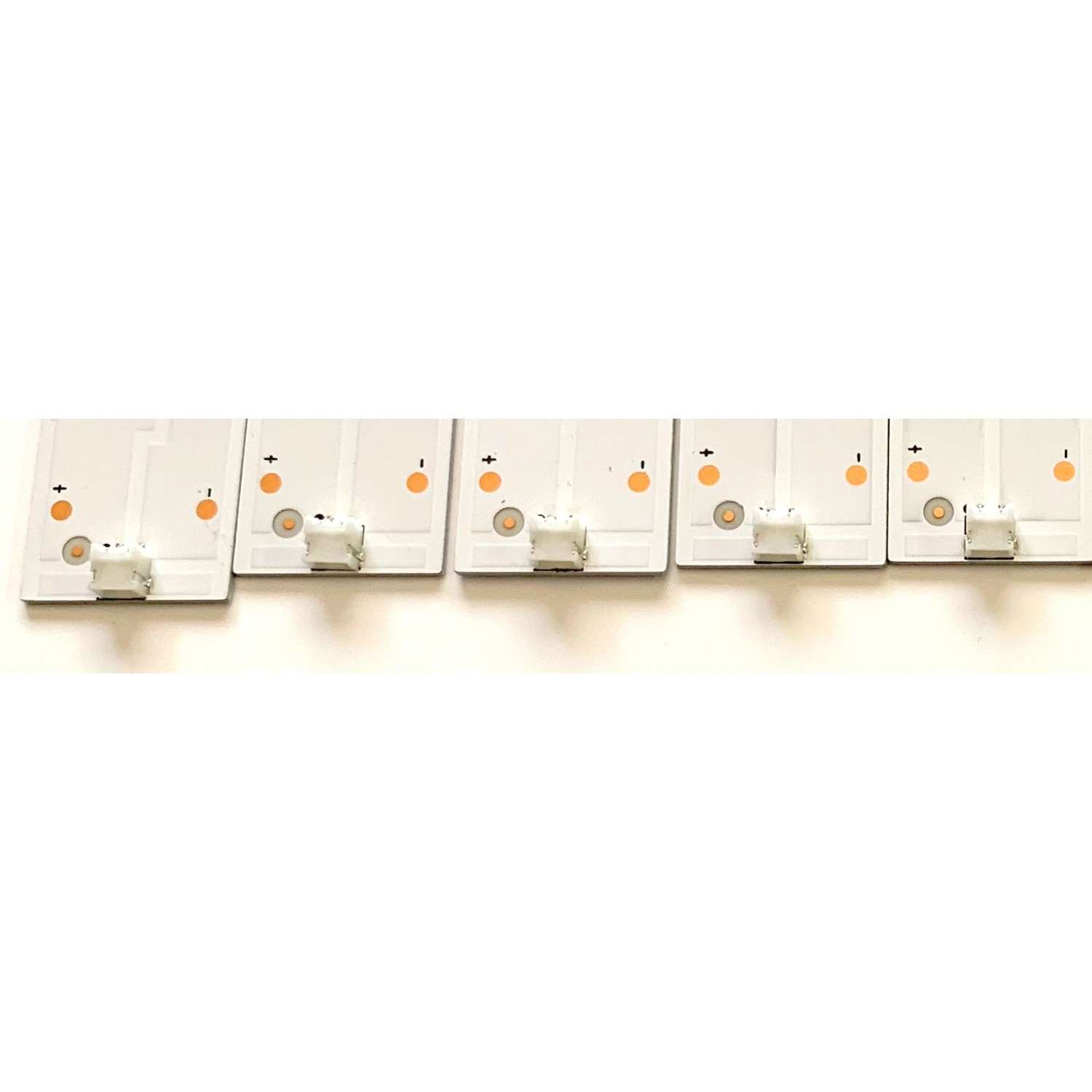 KIT DE LED'S PARA TV INSIGNIA (10 PIEZAS) / NUMERO DE PARTE HD480DF-E32 / RSAG7.820.6733/ROH VER.A / 191341 / PANEL HD480DF-E32(010)\S2\GM\ROH / MODELOS NS-48D420NA16 / NS-48D510NA17 - Imagen 3