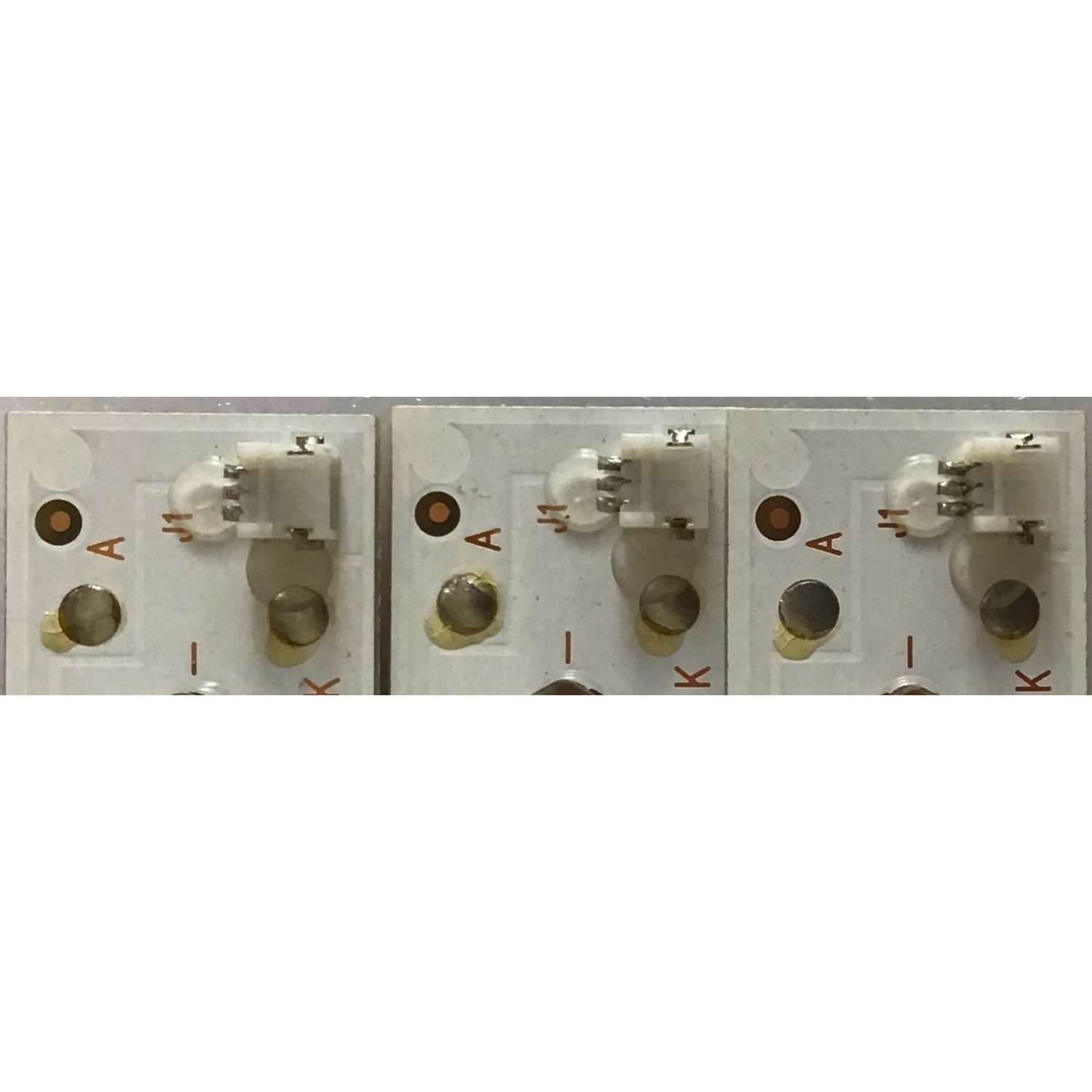 KIT DE LED'S PARA TV ATVIO ((3 PIEZAS)) / NUMERO DE PARTE 0D32D06-ZC21FG-05 / 303TT320038 / TT320M09 / PC63883B / PANEL VVH32H147G22LTY / DISPLAY HV320WHB-N55 / MODELO ATV-32 - Imagen 3