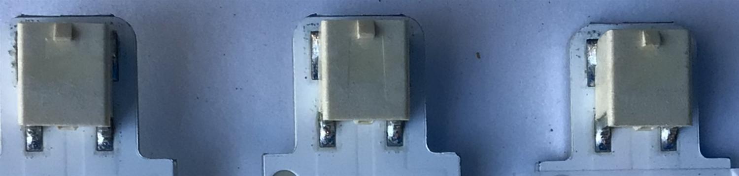 KIT DE LED'S PARA TV SAMSUNG ((3 PIEZAS)) / NUMERO DE PARTE 261501010083 / 30-50-0D23-3X12-966X12.5-200624-1.5 / 30-50-0D23-3X12-966 / E493461 / 2032 / PANEL CY-BT050HGPR1V / DISPLAY CC500PV6D VER.01 / MODELO UN50TU8000 / UN50TU8000FXZA LA09 - Imagen 4