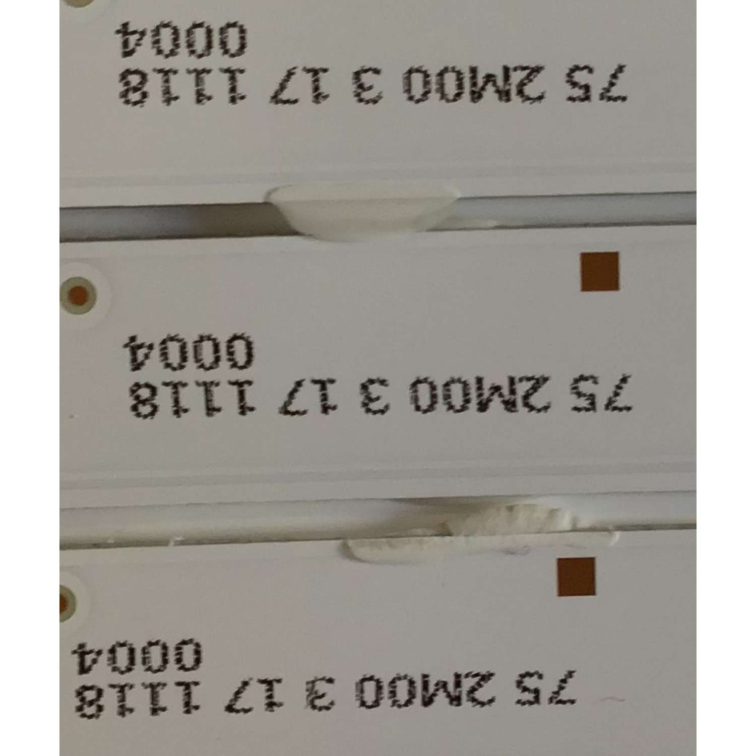 KIT DE LEDS PARA TV ONN ((3 PIEZAS)) / 261501000050 / 12-43K600-3030-0D35-3X8-170920 / 170920 / 75 2M00 3 17 1118 0004 / PANEL HV430FHB-N10 / MODELO OMC18TV002 - Imagen 3